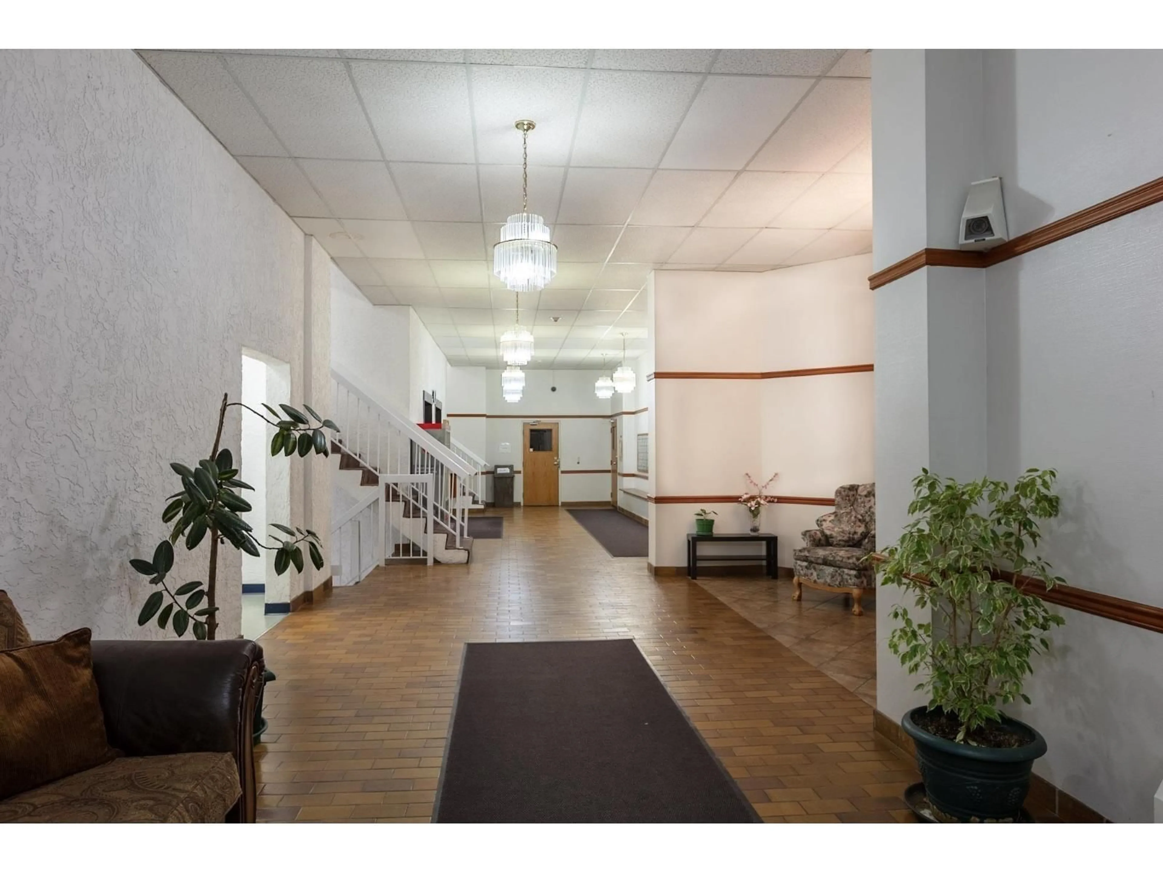 Indoor foyer for 102 - 11881 88 AVENUE, Delta British Columbia V4C8A2