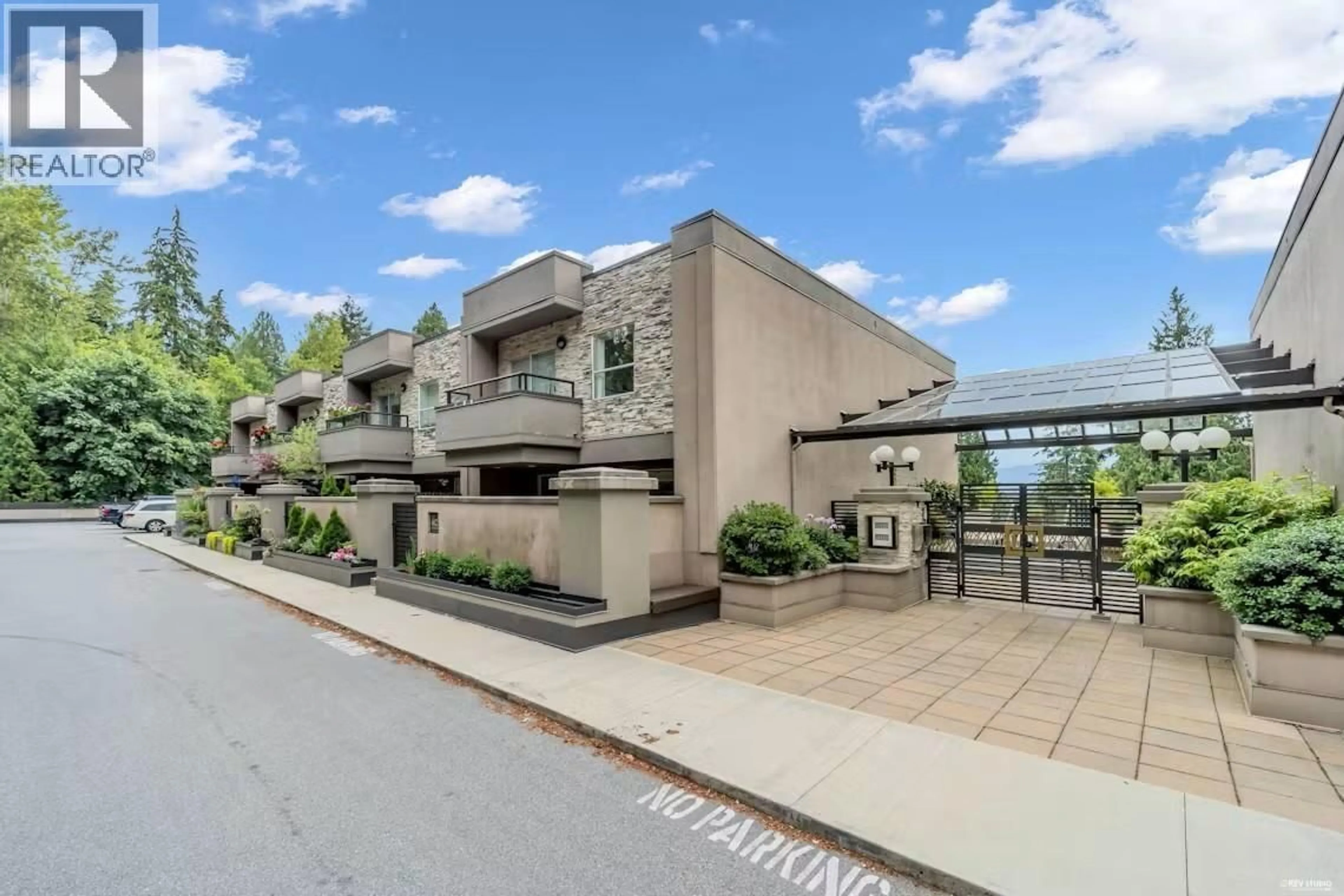 Unknown for 207 - 1500 OSTLER COURT, North Vancouver British Columbia V7G2S2