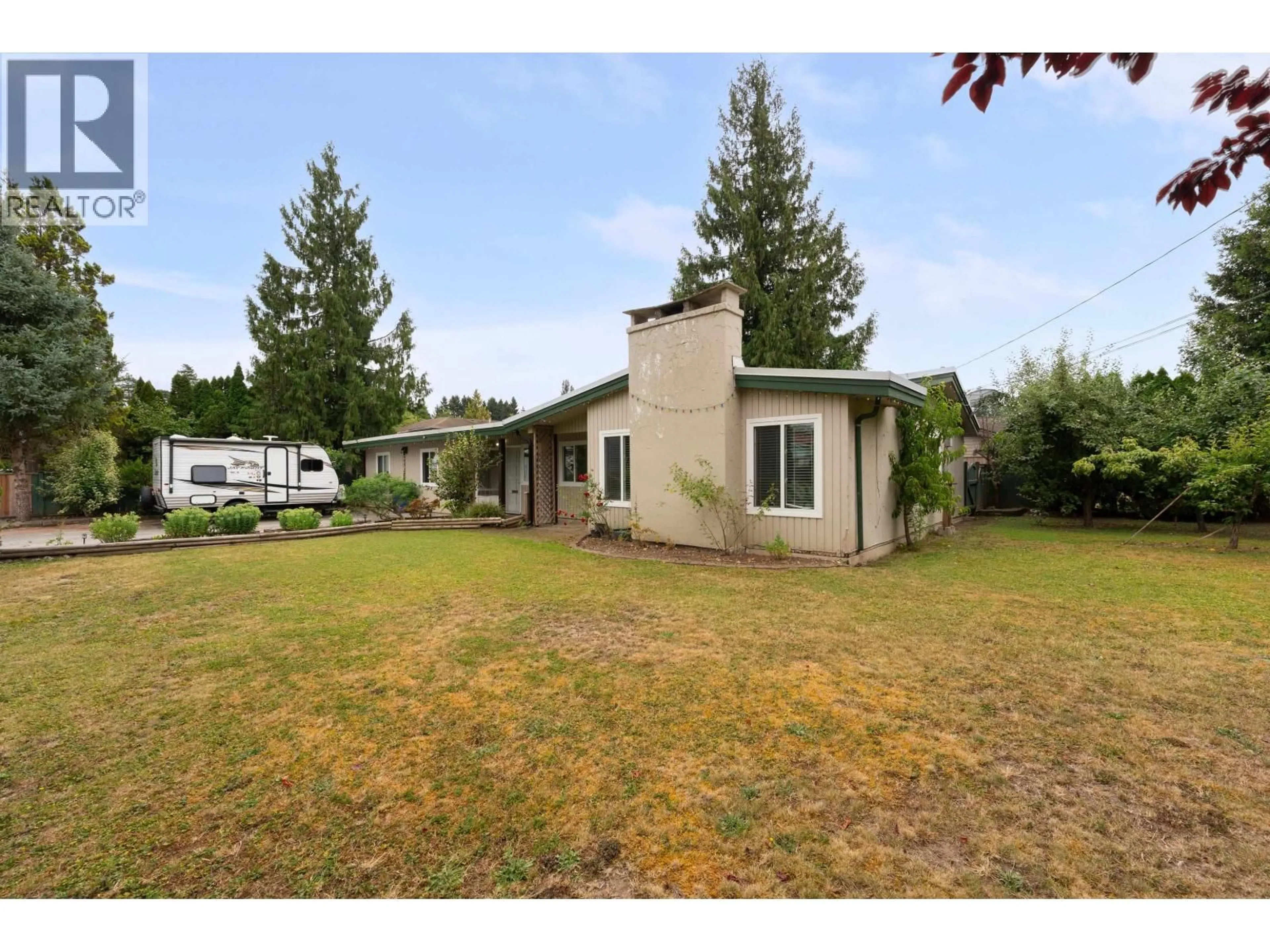A pic from outside/outdoor area/front of a property/back of a property/a pic from drone, unknown for 22702 123 AVENUE, Maple Ridge British Columbia V2X4E4