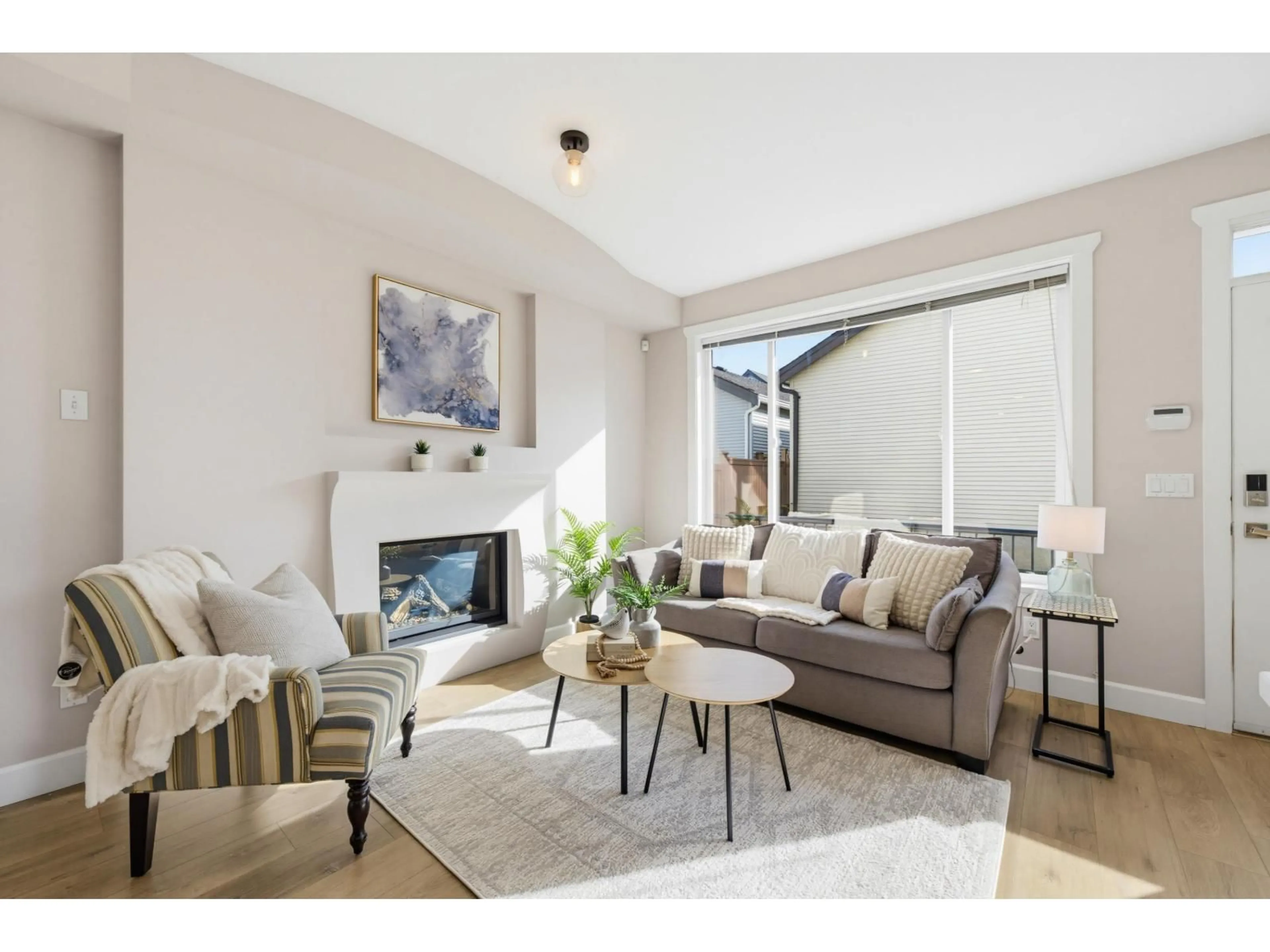 Living room with furniture, unknown for 21122 80 AVENUE, Langley British Columbia V2Y0H2
