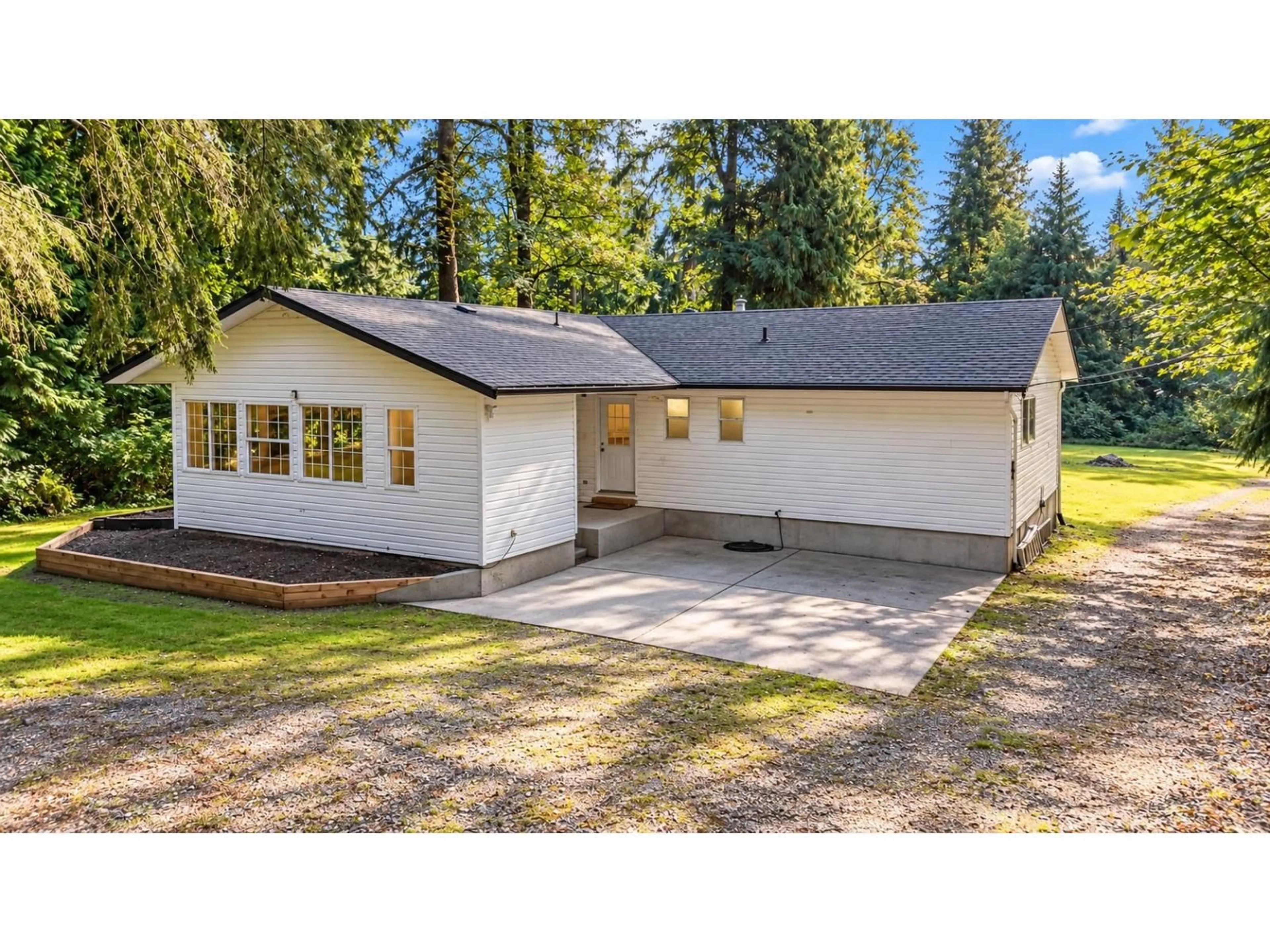 Home with vinyl exterior material, street for 14827 SYLVESTER ROAD, Mission British Columbia V2V0B9
