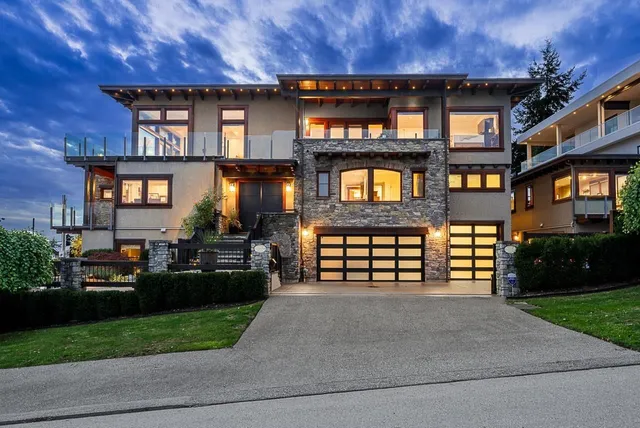 1117 PARKER STREET, White Rock