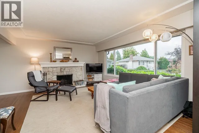 7755 TAYLOR PLACE, Burnaby 3