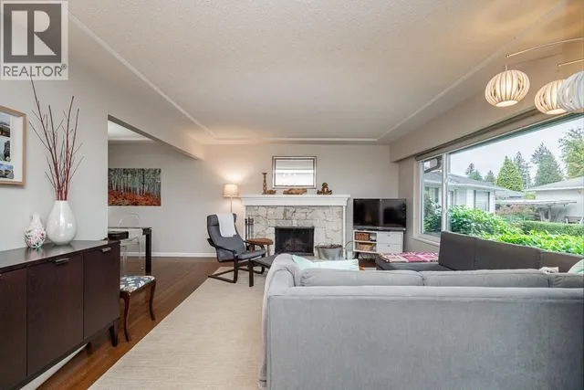 7755 TAYLOR PLACE, Burnaby 4