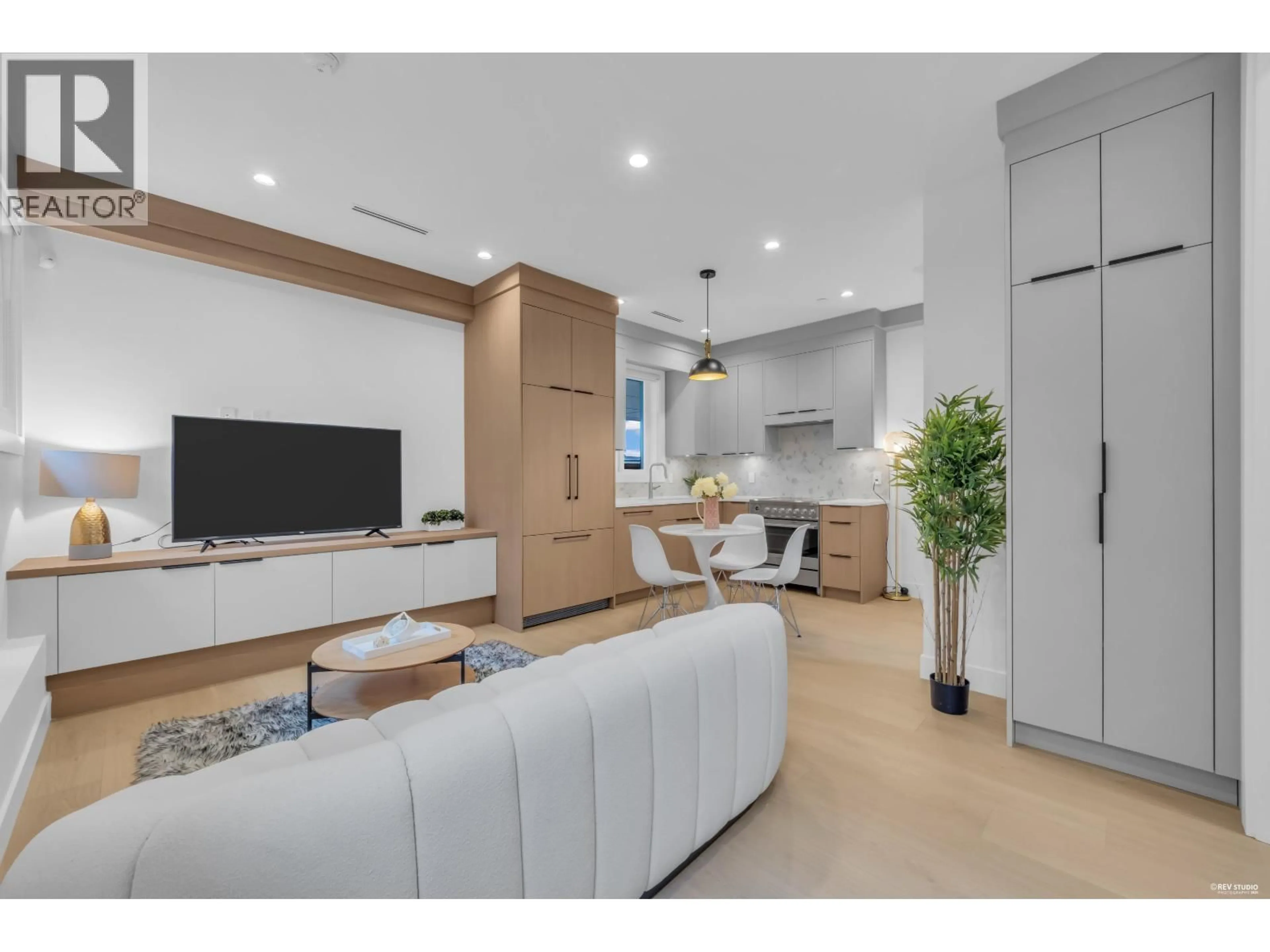 Open concept kitchen, unknown for 1 - 3438 TRIUMPH STREET, Vancouver British Columbia V5K1T8