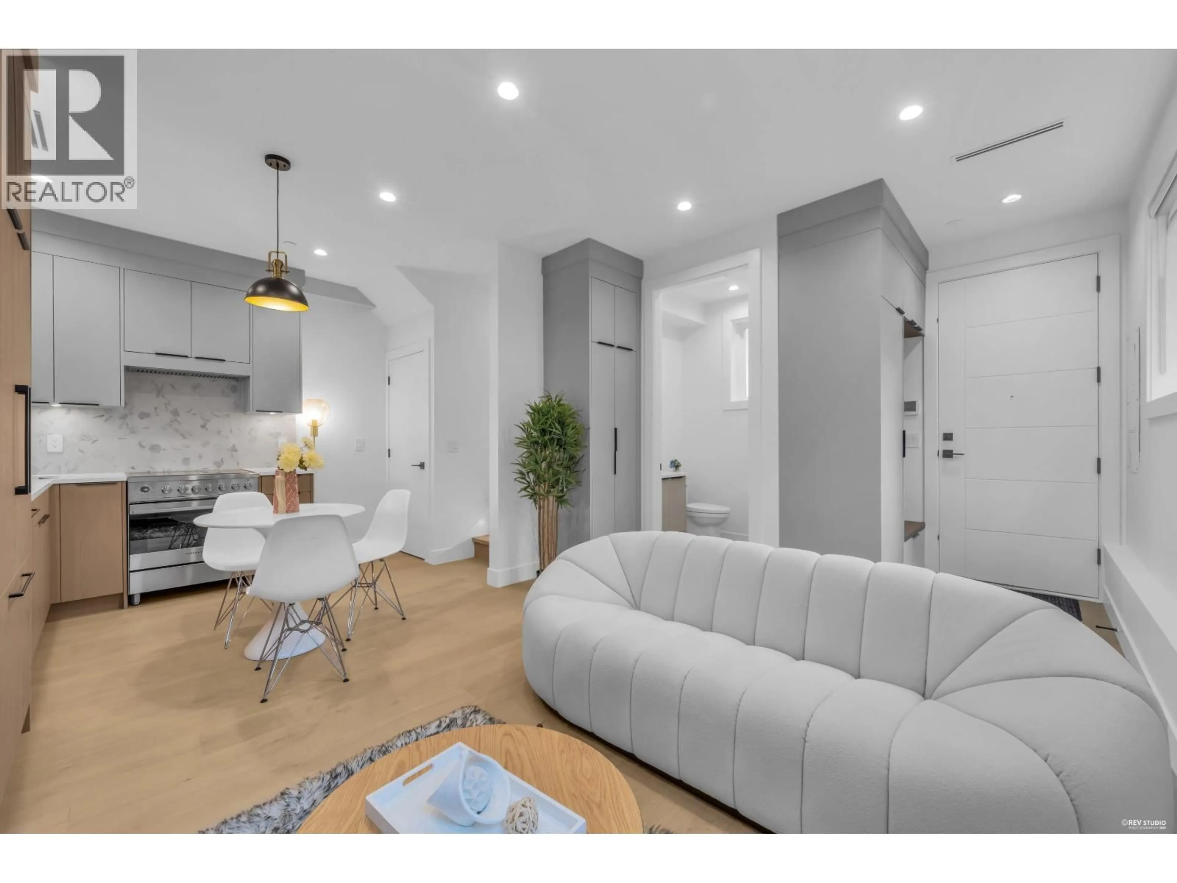 Living room with furniture, unknown for 1 - 3438 TRIUMPH STREET, Vancouver British Columbia V5K1T8