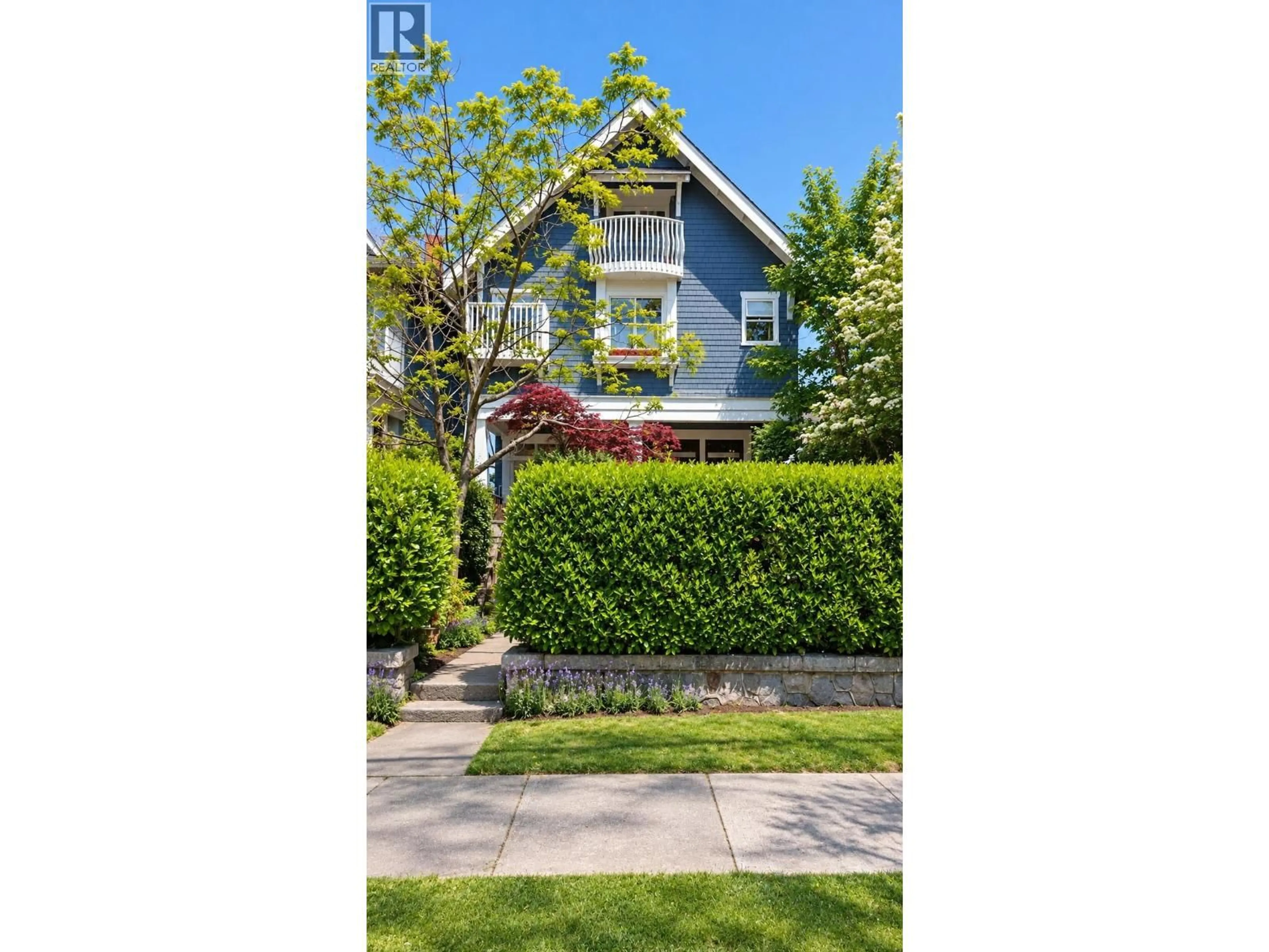 A pic from outside/outdoor area/front of a property/back of a property/a pic from drone, street for 1951 NAPIER STREET, Vancouver British Columbia V5L2N6