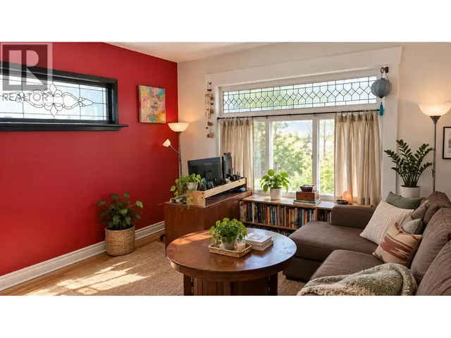 1951 NAPIER STREET, Vancouver 3