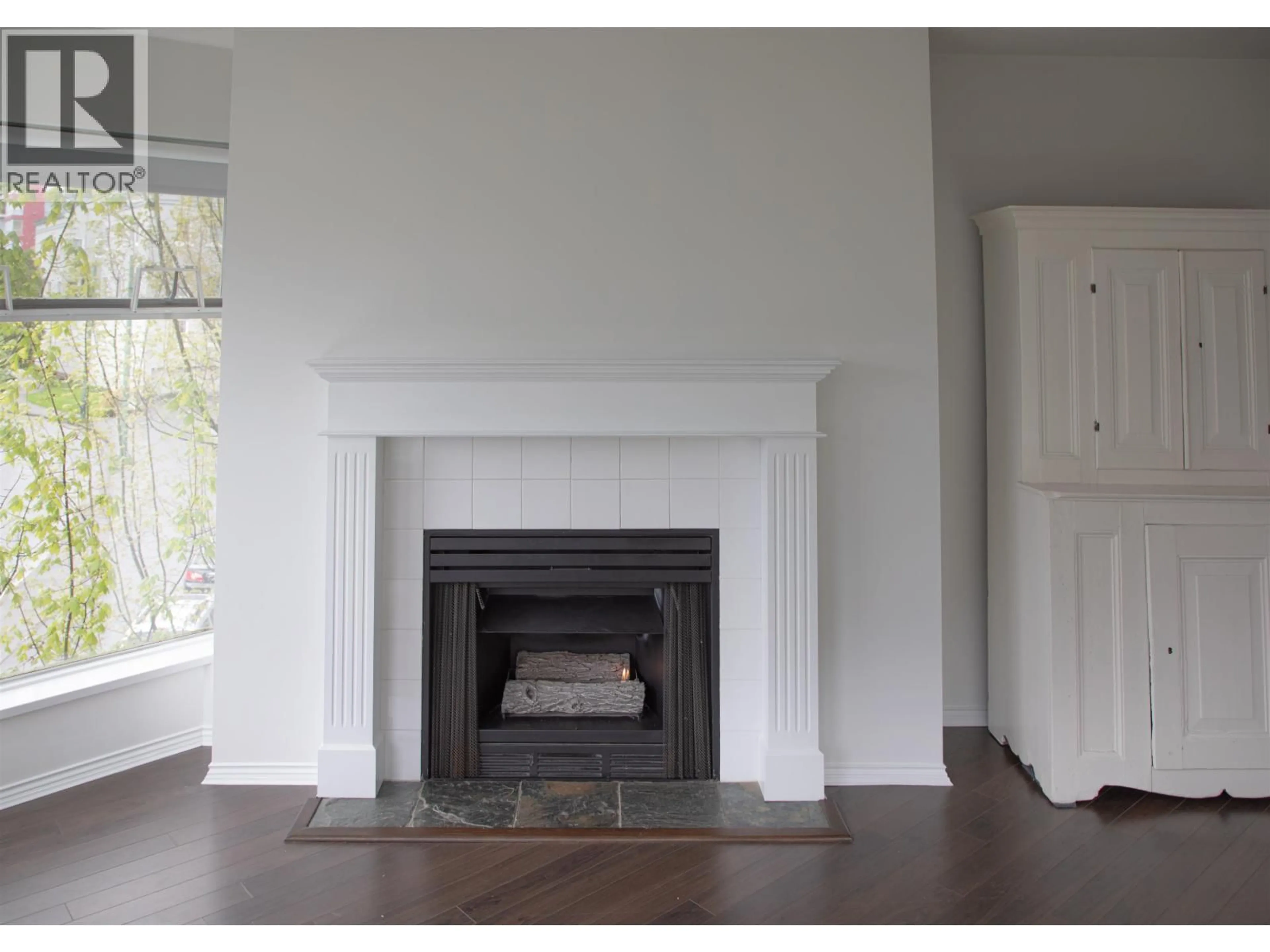 A pic of a room for 303 - 1562 W 5TH AVENUE, Vancouver British Columbia V6J5H9