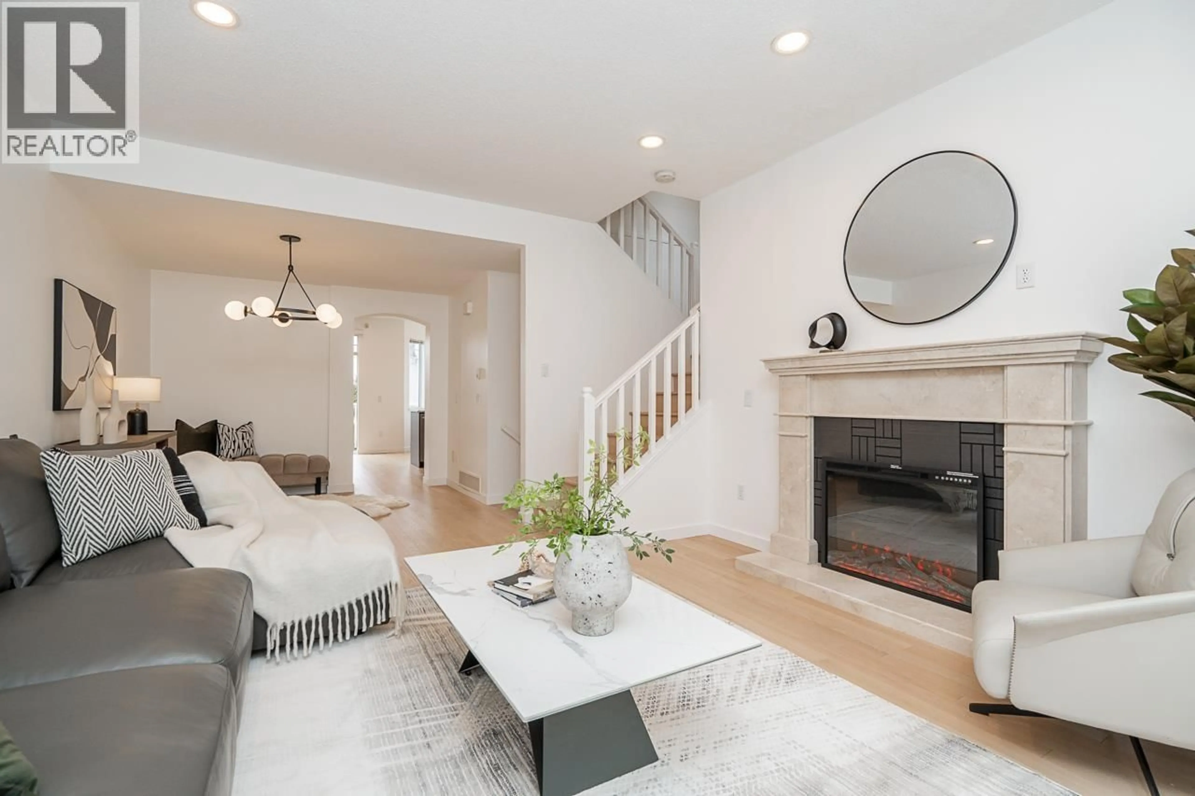 Living room with furniture, unknown for 53 - 7501 CUMBERLAND STREET, Burnaby British Columbia V3N4Y6