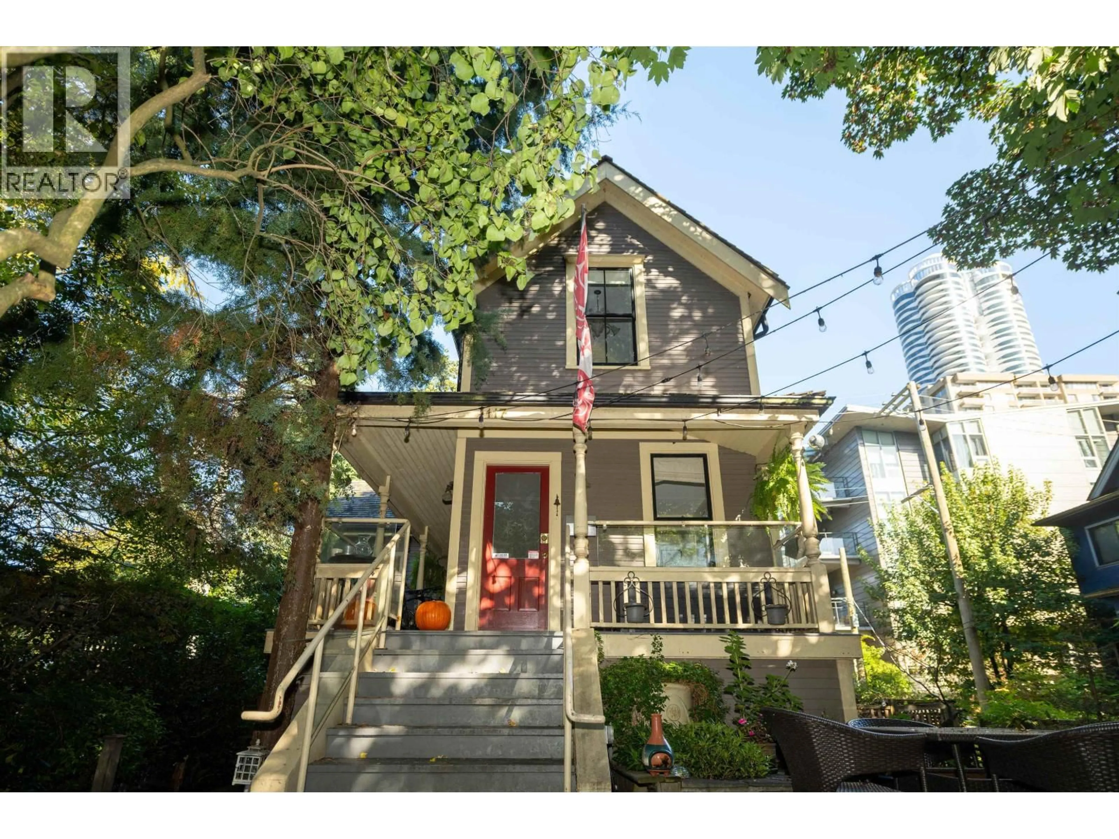 Home with vinyl exterior material, street for 1117 PENDRELL STREET, Vancouver British Columbia V6E1L3