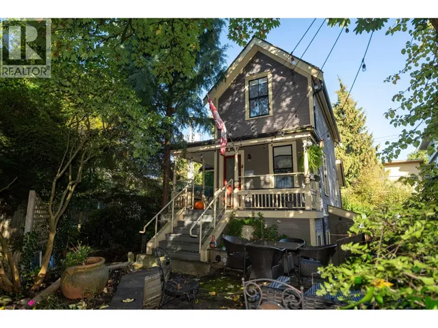1119 PENDRELL STREET, Vancouver 2