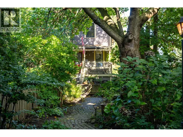 1119 PENDRELL STREET, Vancouver 5
