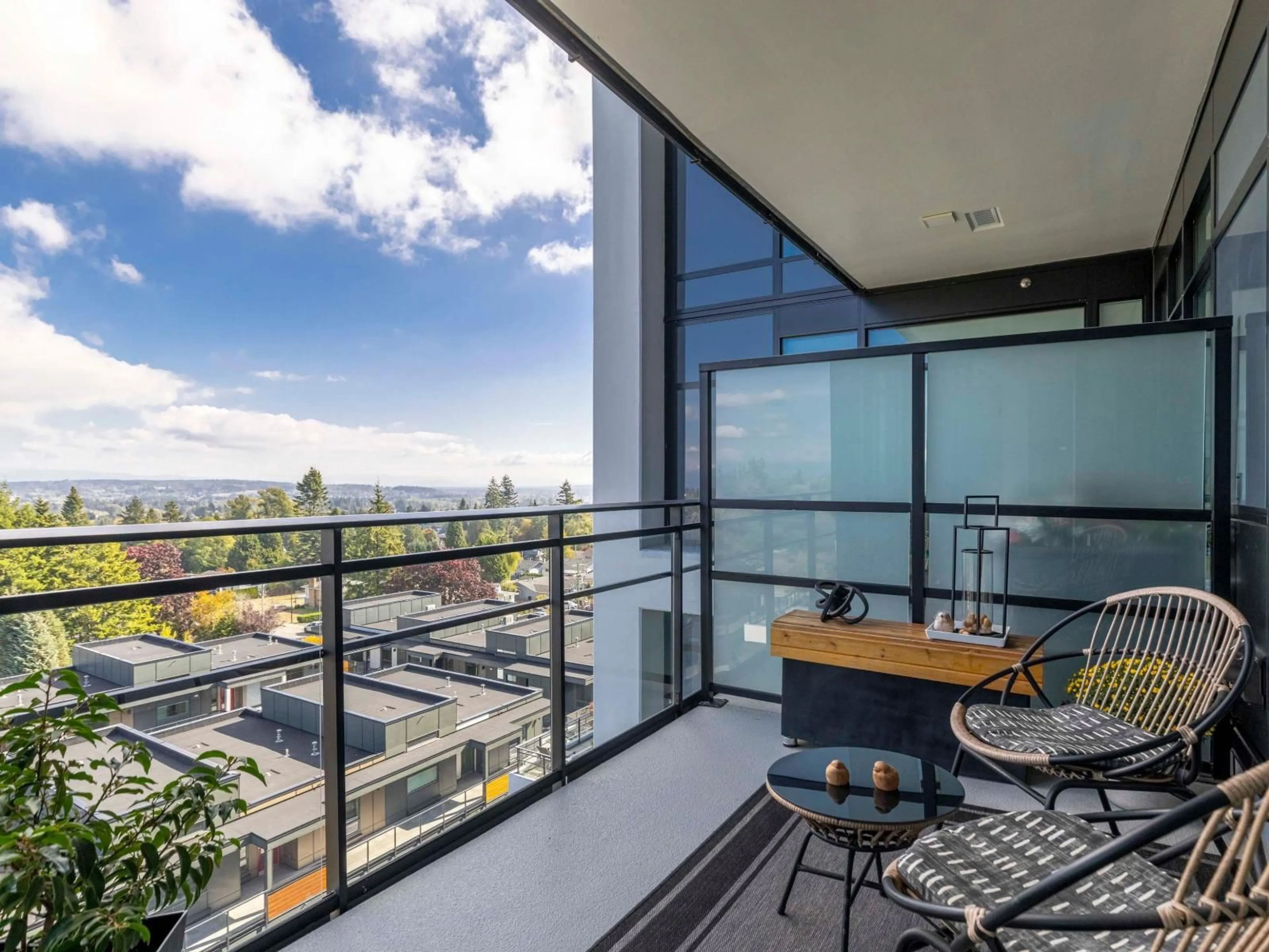Balcony in the apartment, city buildings view from balcony for 603 - 1526 FINLAY STREET, White Rock British Columbia V4B4L9