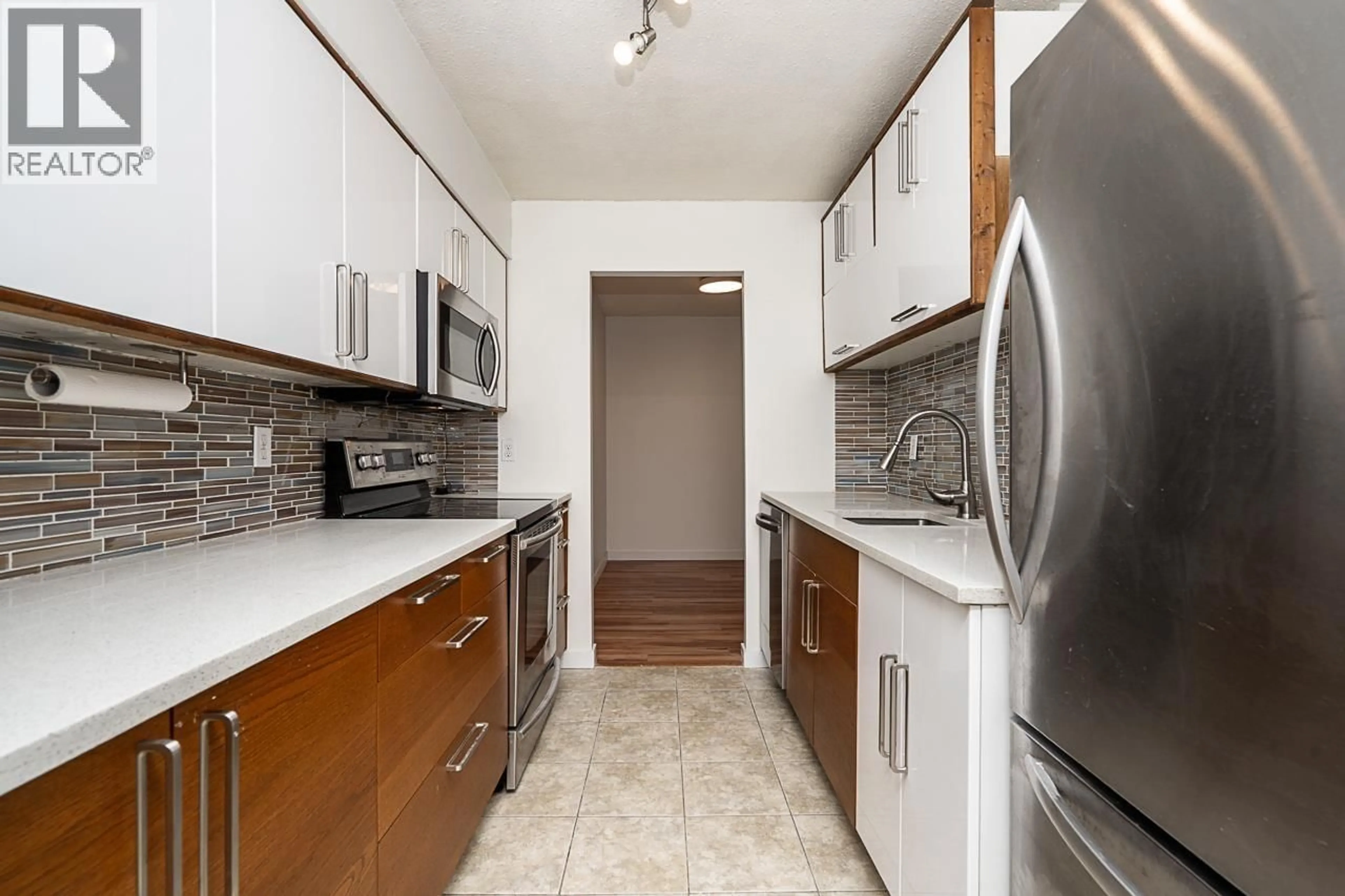 Unknown for 701 - 2060 BELLWOOD AVENUE, Burnaby British Columbia V5B4V2