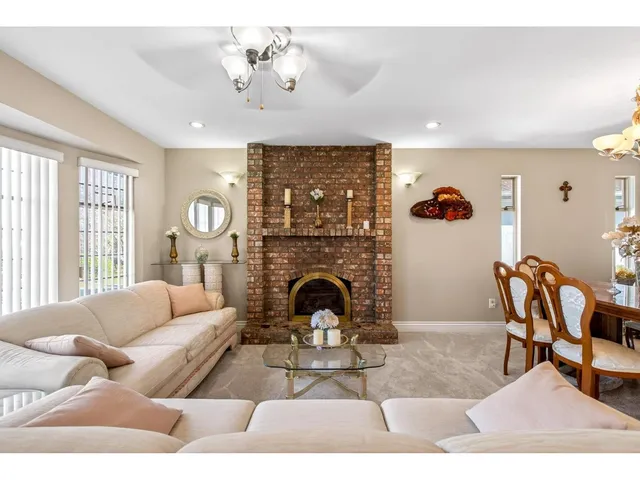 15110 95A AVENUE, Surrey 5