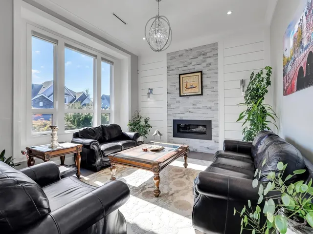 15949 39A AVENUE, Surrey 2