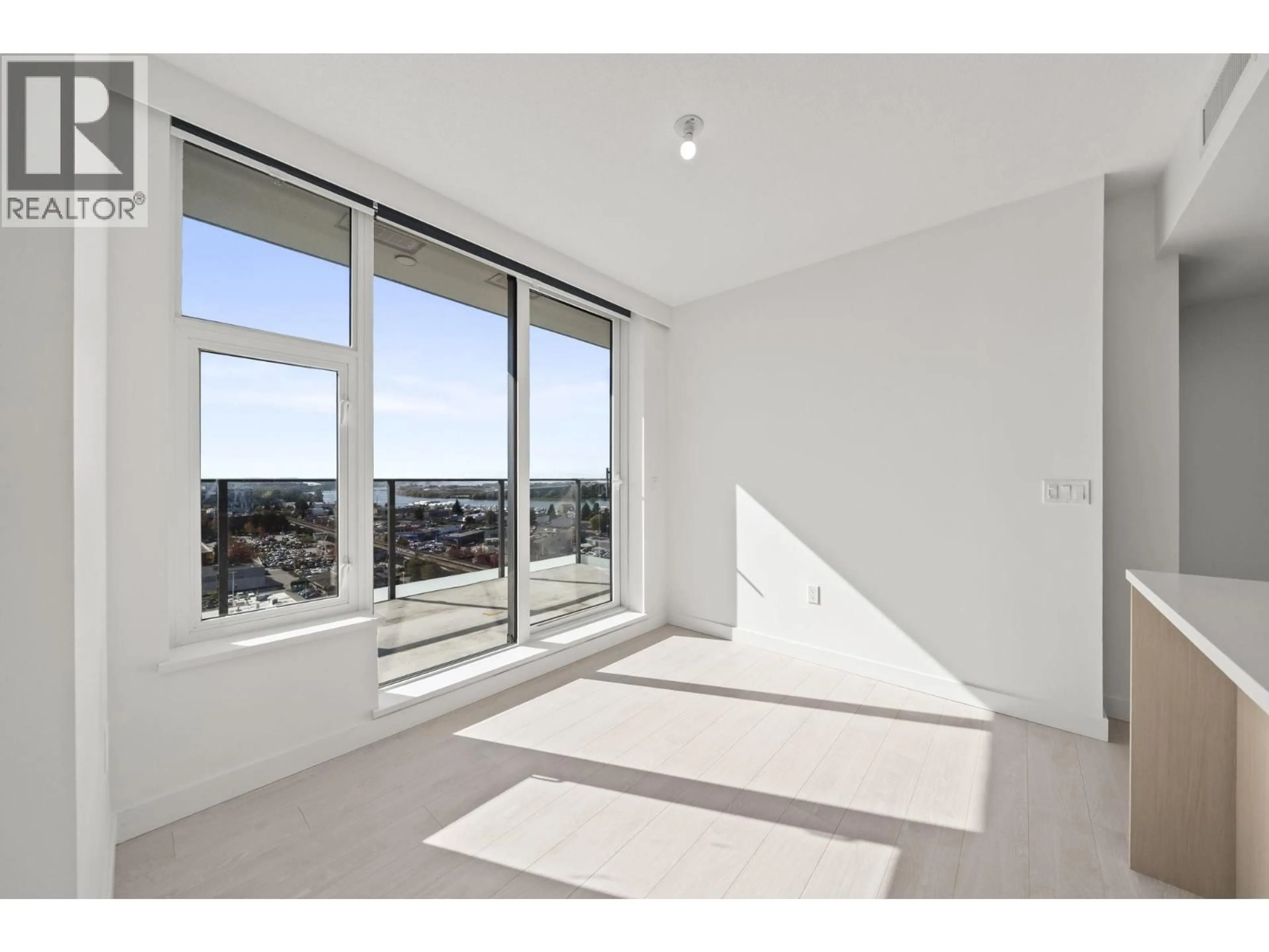 A pic of a room for 1401 - 8611 HAZELBRIDGE WAY, Richmond British Columbia V6X0W8
