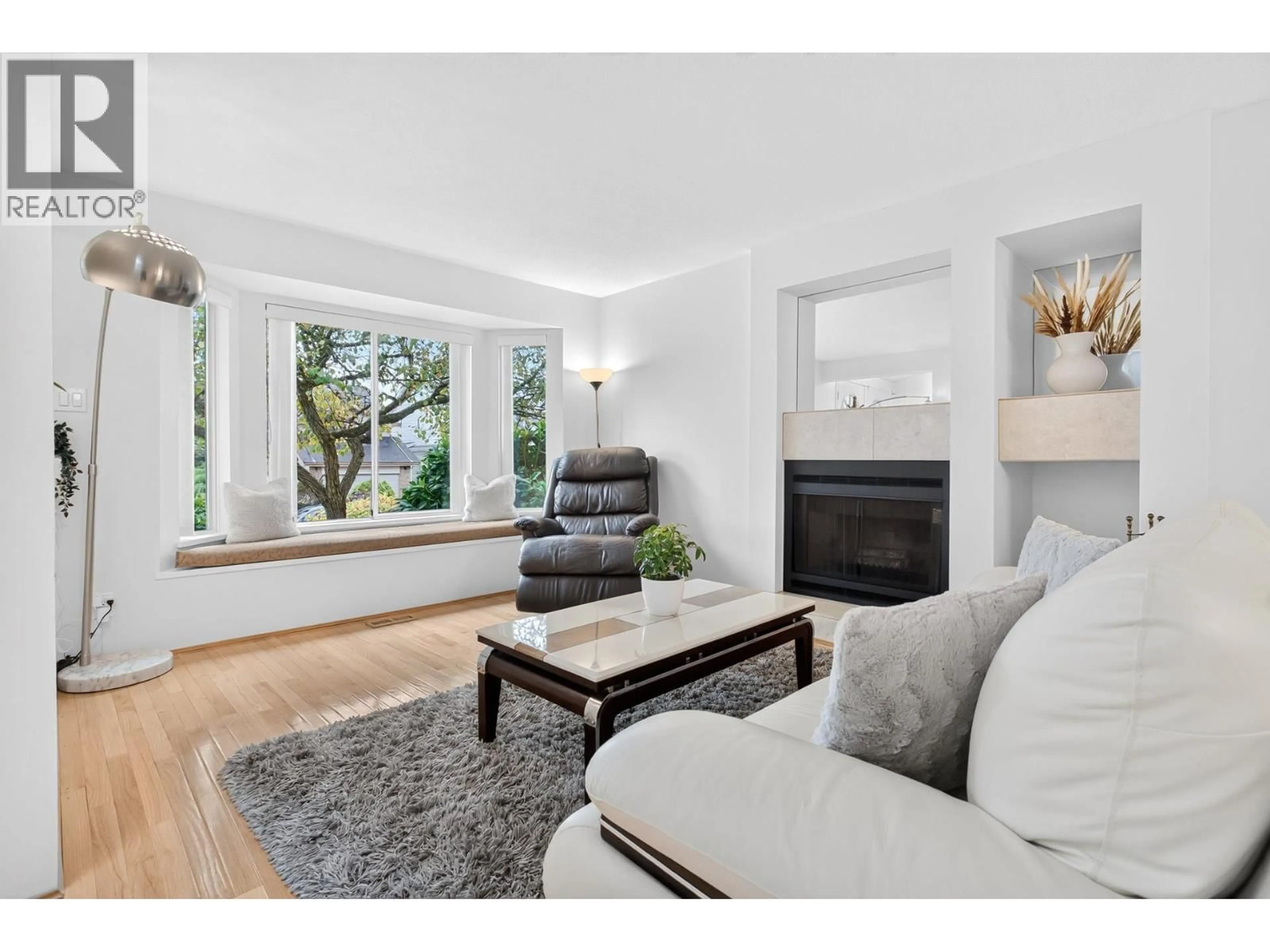 Living room with furniture, wood/laminate floor for 1189 DURANT DRIVE, Coquitlam British Columbia V3B6R3