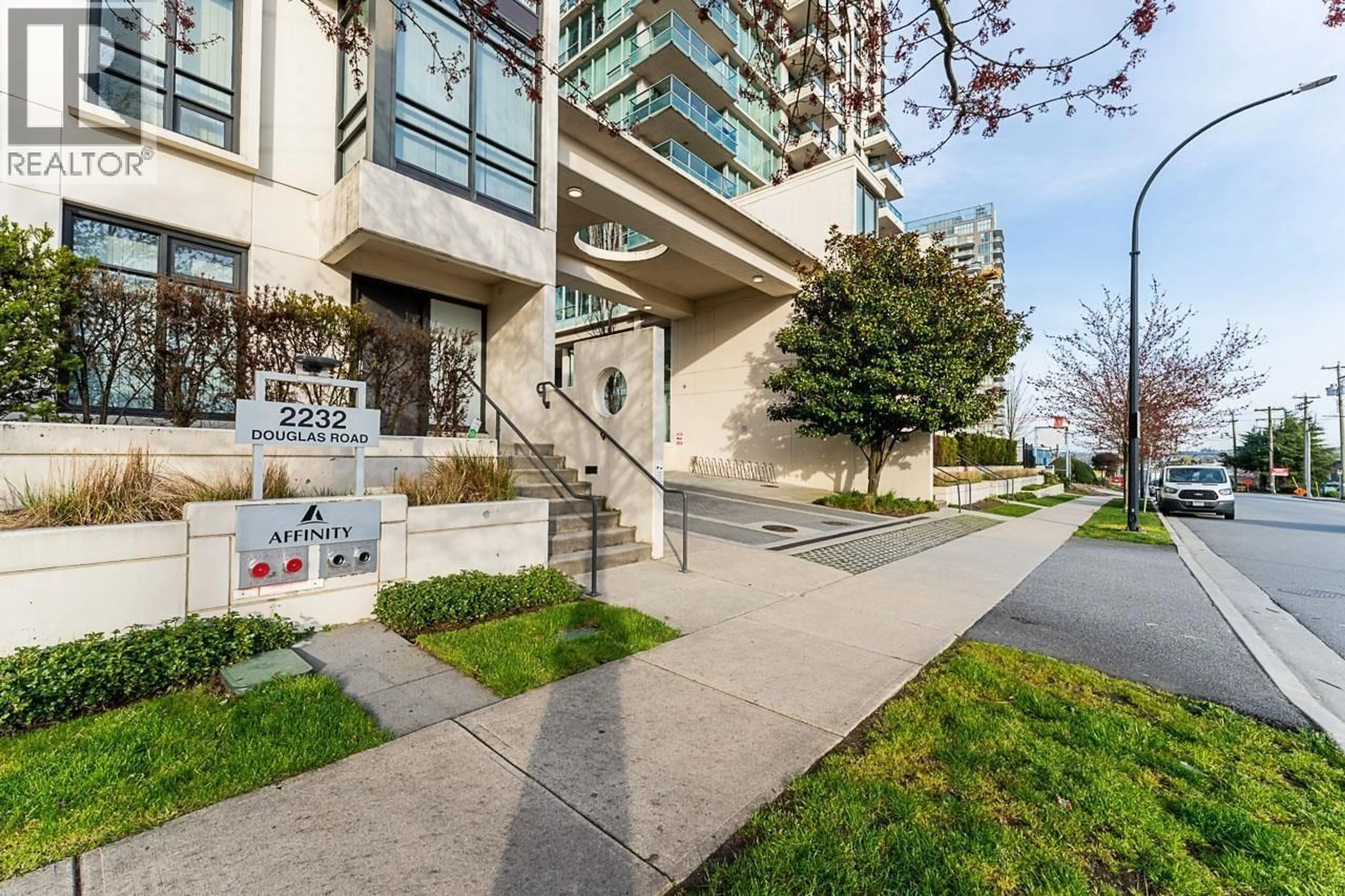 Unknown for 905 - 2232 DOUGLAS ROAD, Burnaby British Columbia V5C0G9
