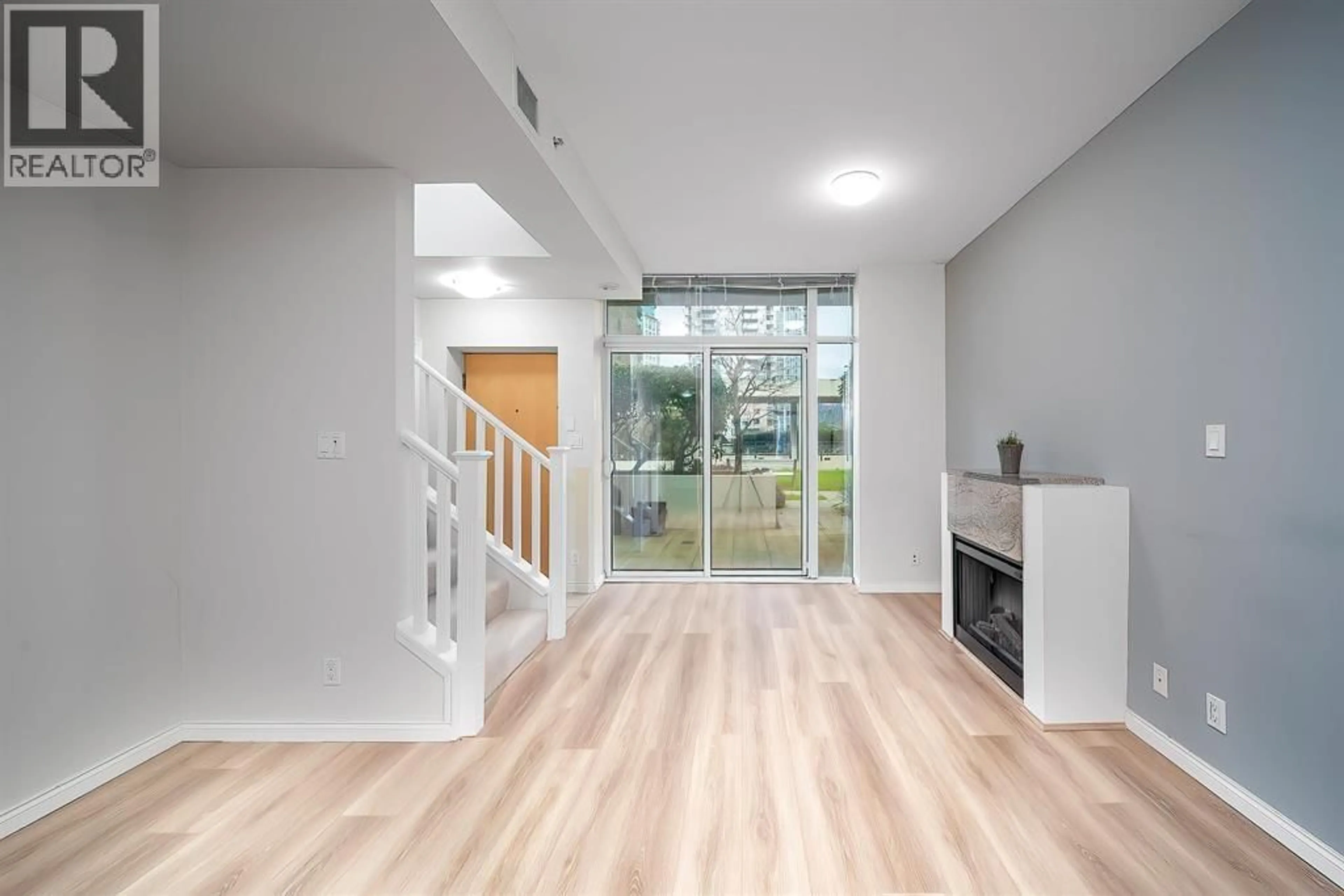 Indoor foyer for 303 - 1211 MELVILLE STREET, Vancouver British Columbia V6E0A7