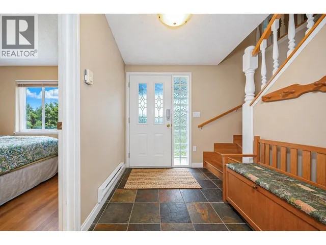 772 APPLEYARD COURT, Port Moody 3