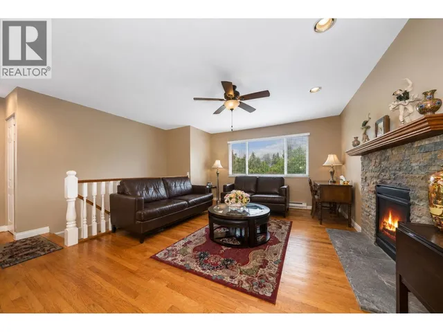 772 APPLEYARD COURT, Port Moody 5