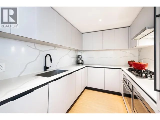 204 - 2235 BROADWAY STREET, Vancouver 3