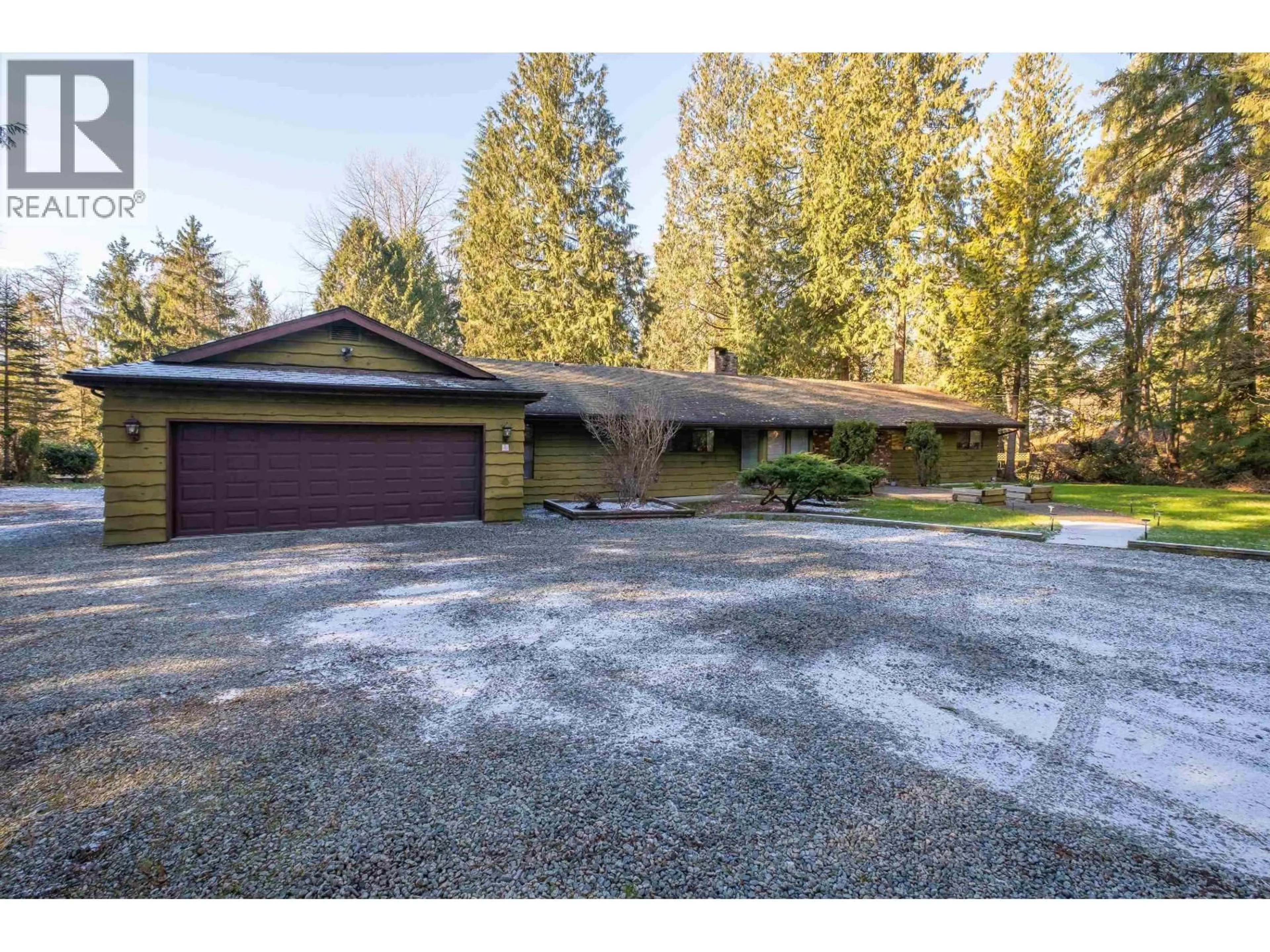 A pic from outside/outdoor area/front of a property/back of a property/a pic from drone, street for 12795 FERN CRESCENT, Maple Ridge British Columbia V4R2R7