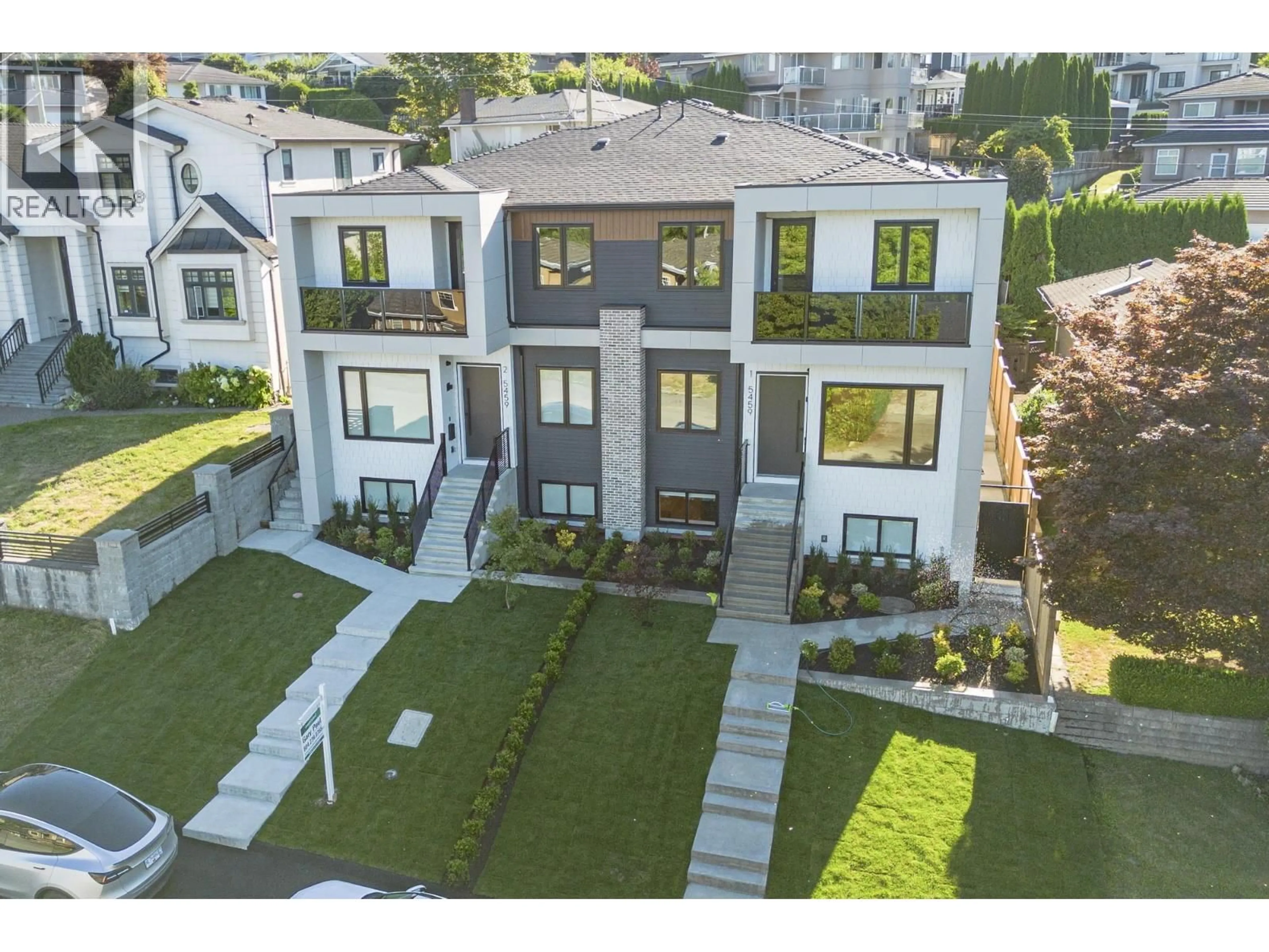 A pic from outside/outdoor area/front of a property/back of a property/a pic from drone, street for 1 - 5459 FORGLEN DRIVE, Burnaby British Columbia V5H3K8