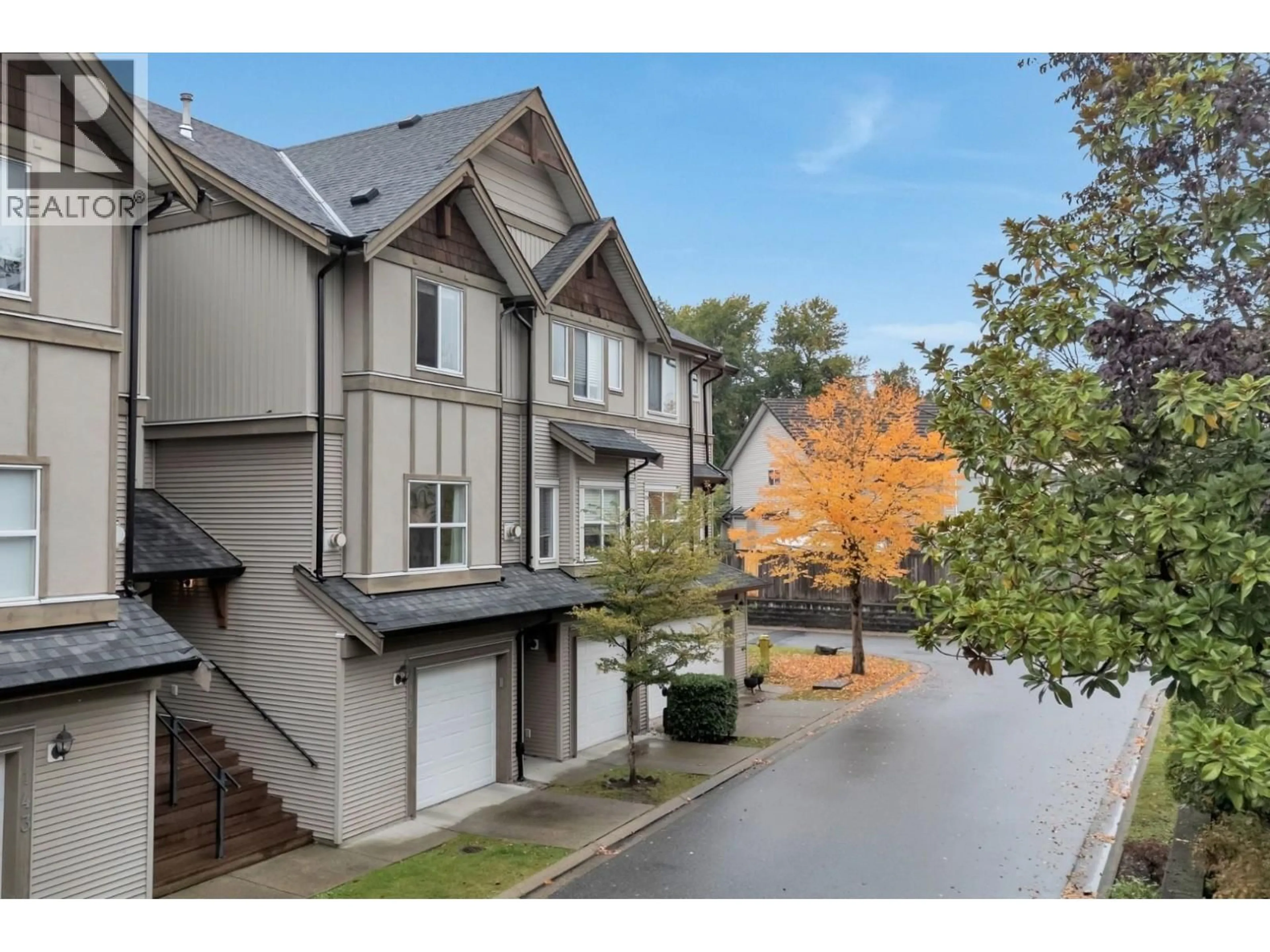 A pic from outside/outdoor area/front of a property/back of a property/a pic from drone, street for 142 - 1055 RIVERWOOD GATE, Port Coquitlam British Columbia V3B8C3