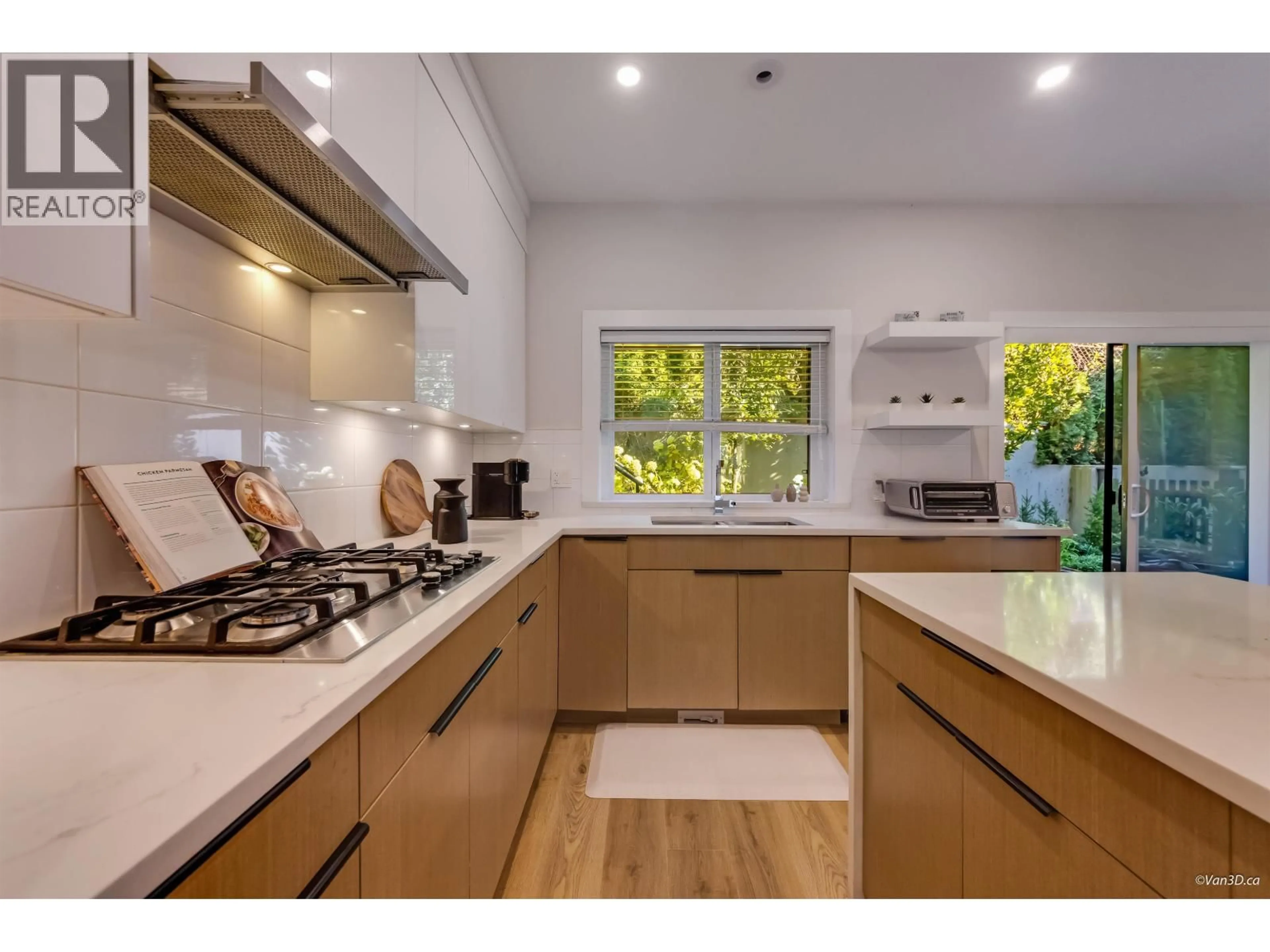Contemporary kitchen, wood/laminate floor for 116 - 3409 HARPER ROAD, Coquitlam British Columbia V3E0S9