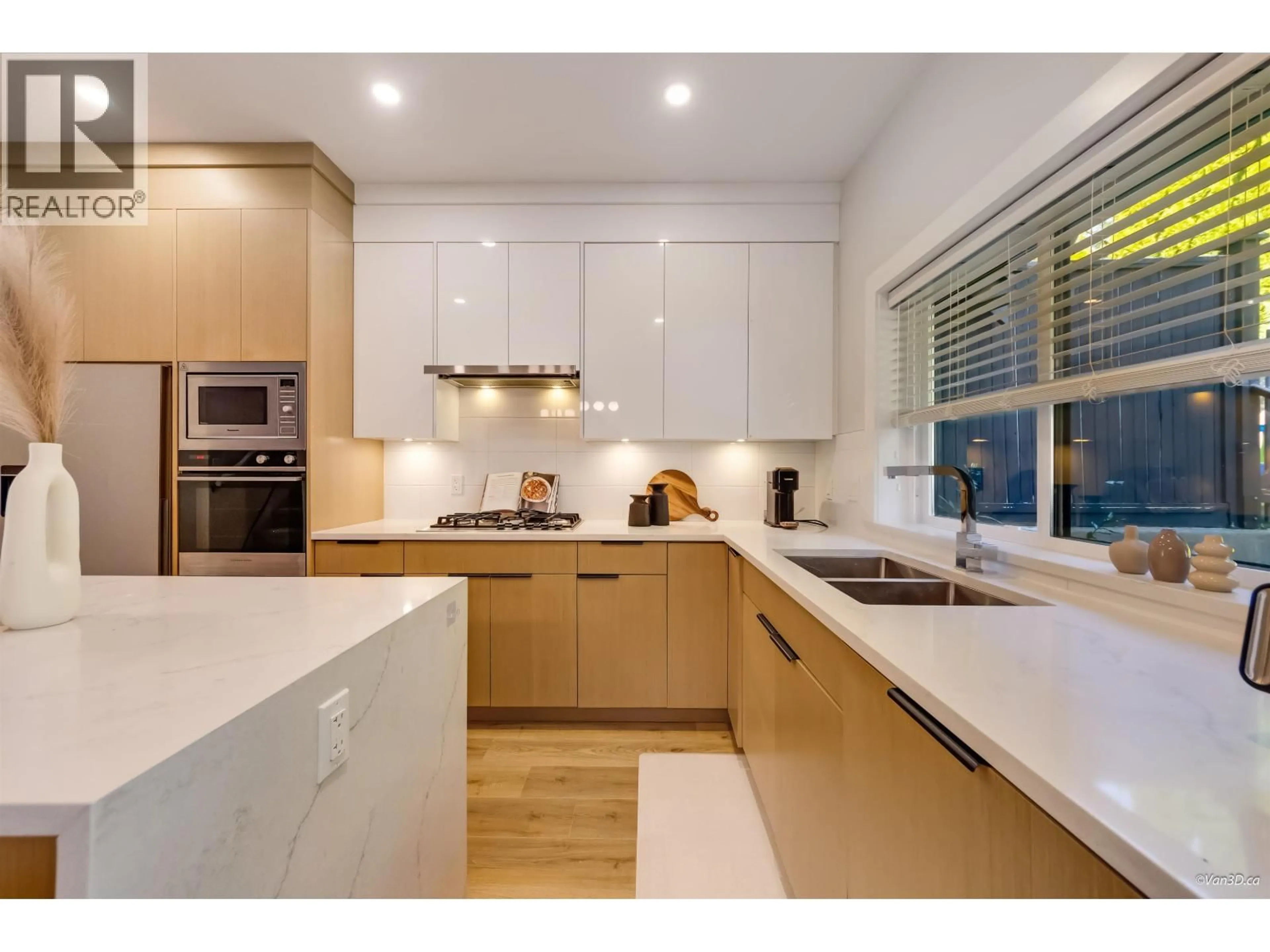 Contemporary kitchen, unknown for 116 - 3409 HARPER ROAD, Coquitlam British Columbia V3E0S9