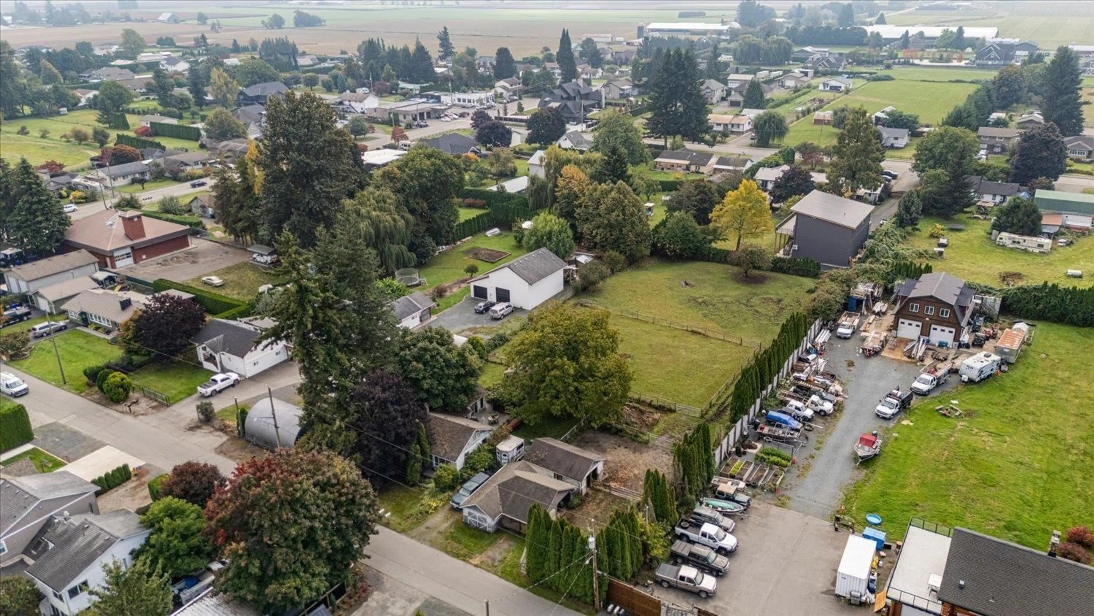 A pic from outside/outdoor area/front of a property/back of a property/a pic from drone, unknown for 42518 PETERS ROAD, Sardis - Greendale British Columbia V2R4K3