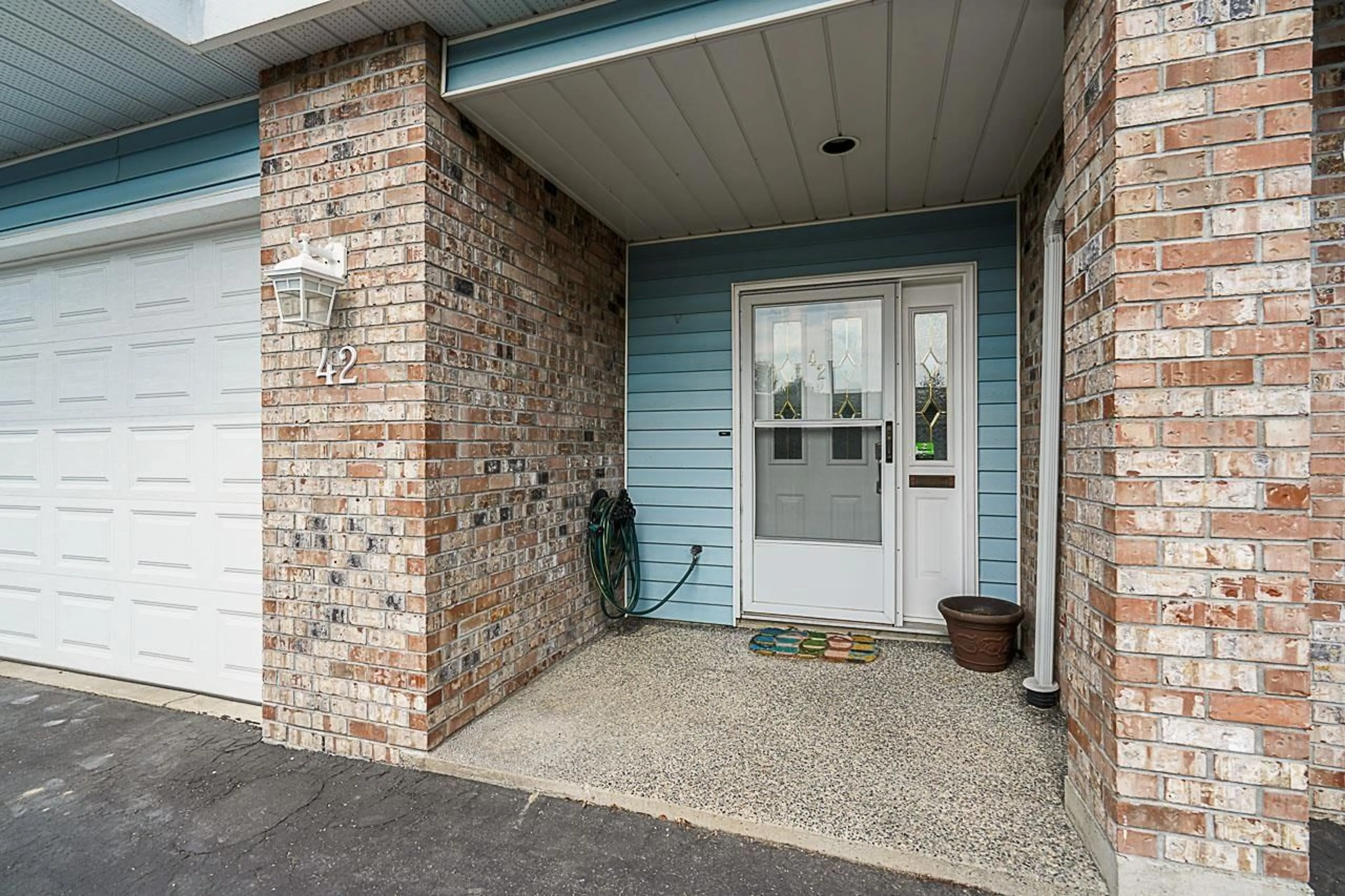 Indoor entryway for 42 - 5216 201A STREET, Langley British Columbia V3A1S4