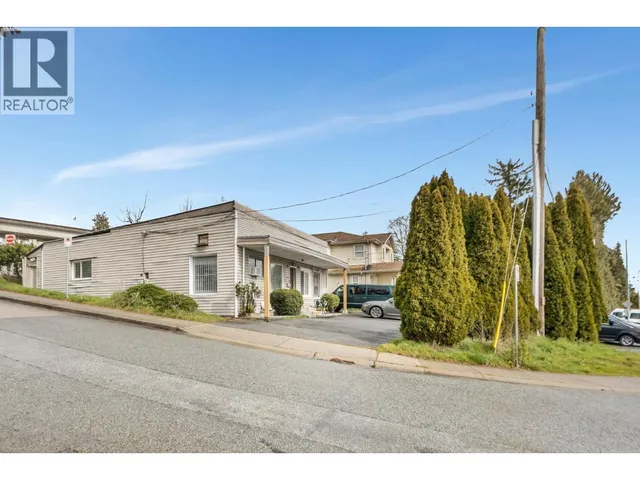 2141 MARINE WAY, New Westminster 3