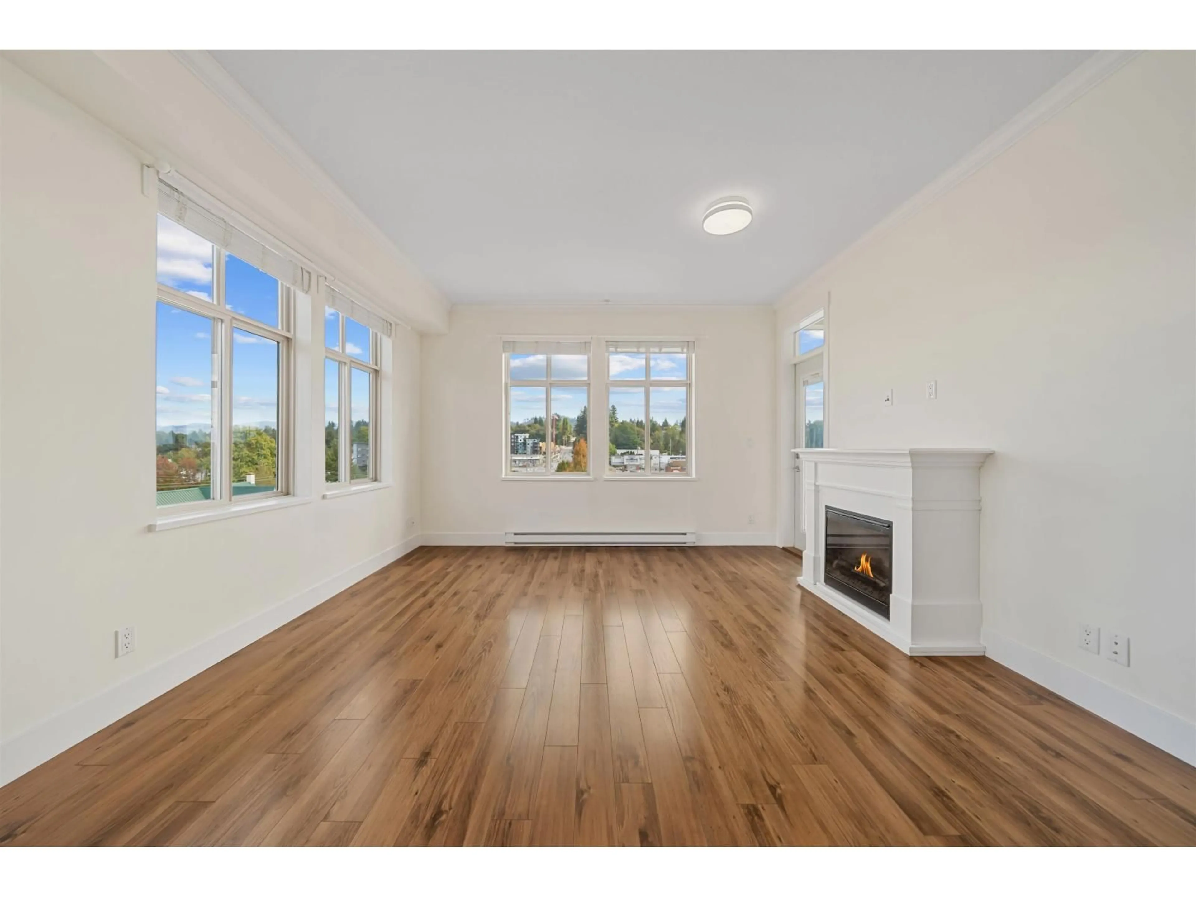 A pic of a room for 305 - 2632 PAULINE STREET, Abbotsford British Columbia V2S0C9
