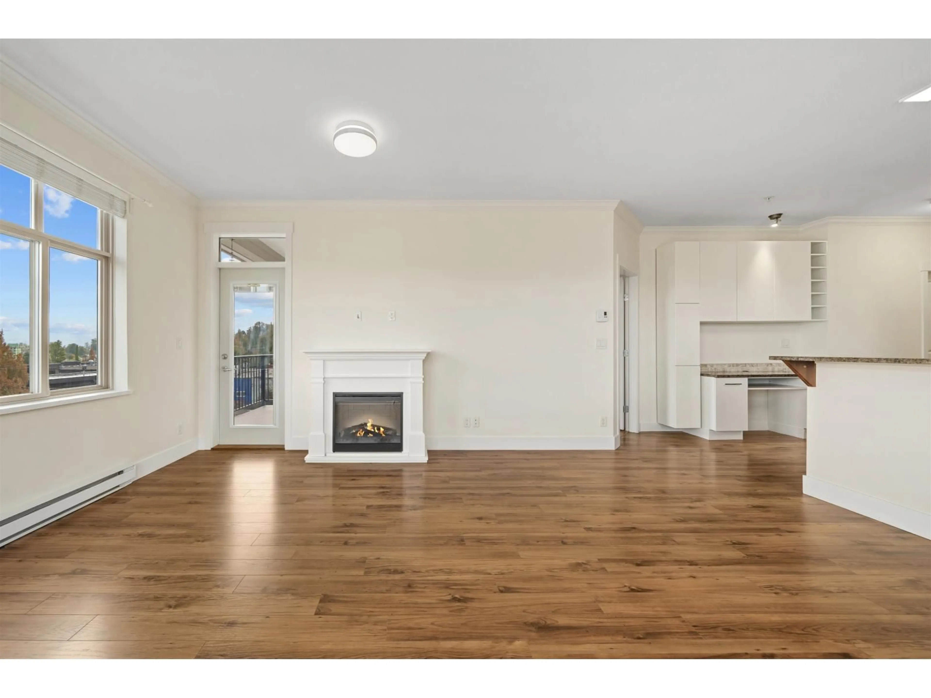 A pic of a room for 305 - 2632 PAULINE STREET, Abbotsford British Columbia V2S0C9