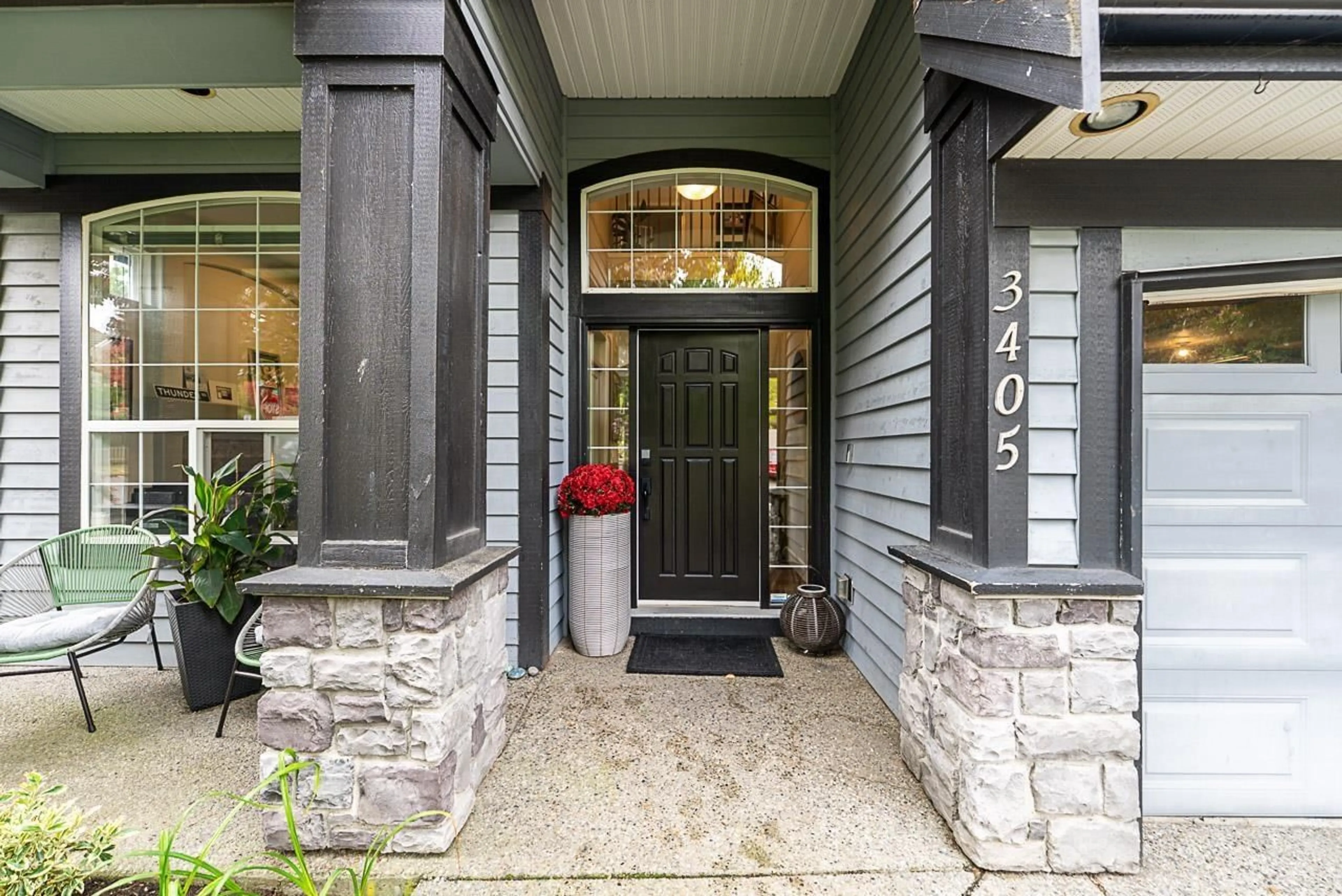 Indoor entryway for 3405 152B STREET, Surrey British Columbia V3Z0M5