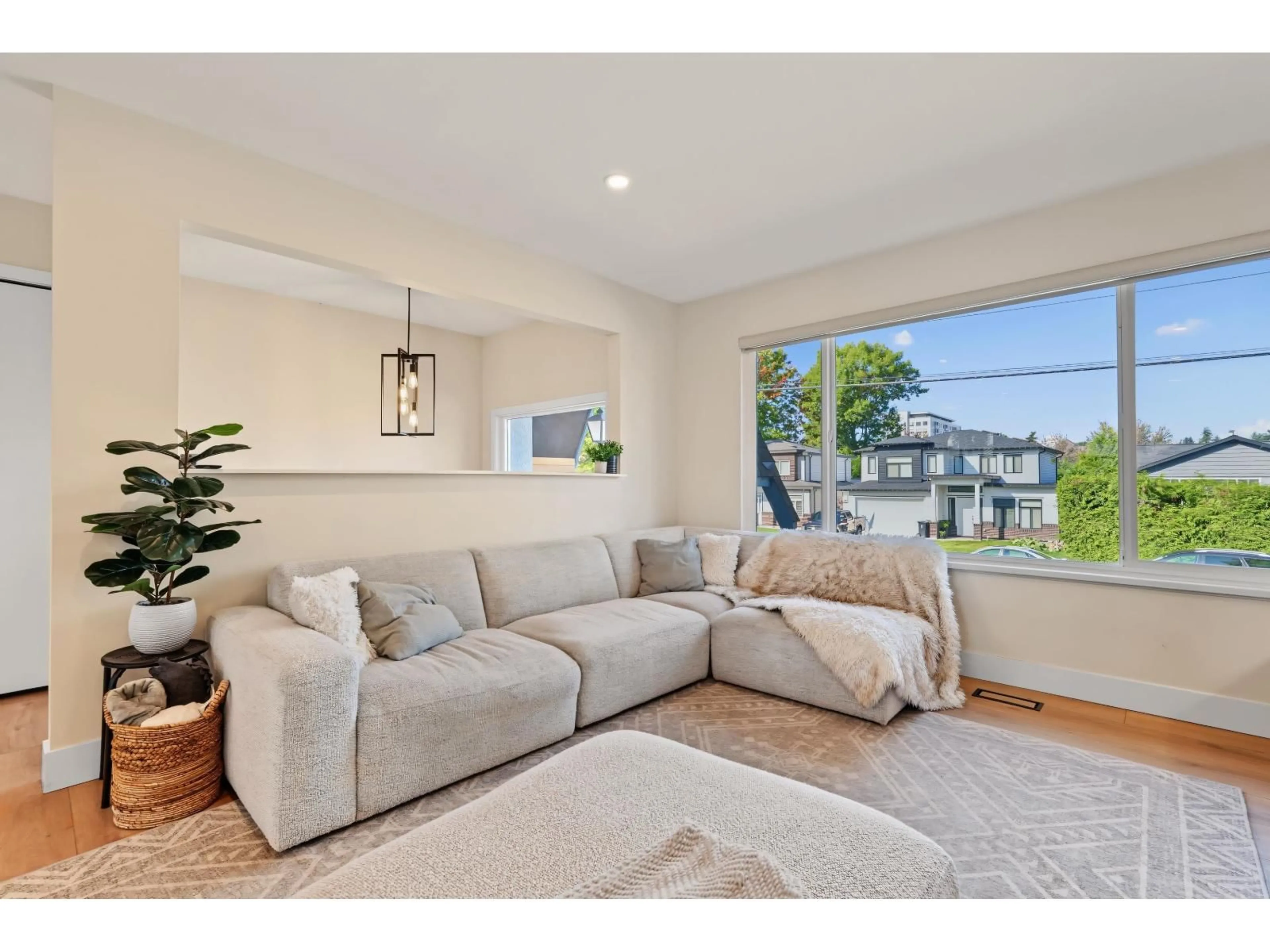 Living room with furniture, unknown for 27292 29A AVENUE, Langley British Columbia V4W3J7