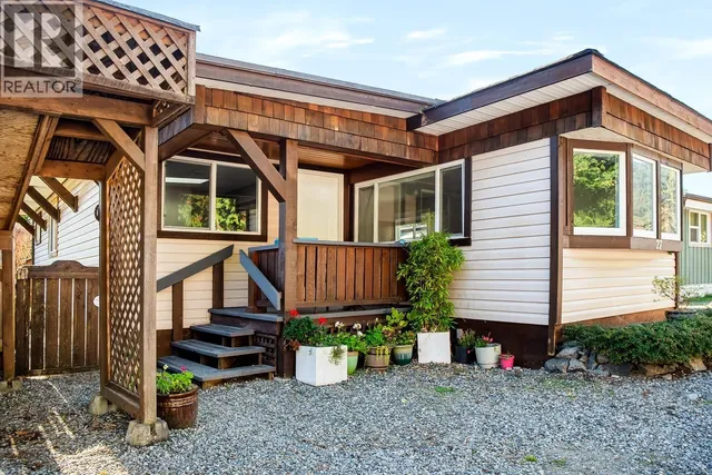 1413 SUNSHINE COAST HIGHWAY, Gibsons 2