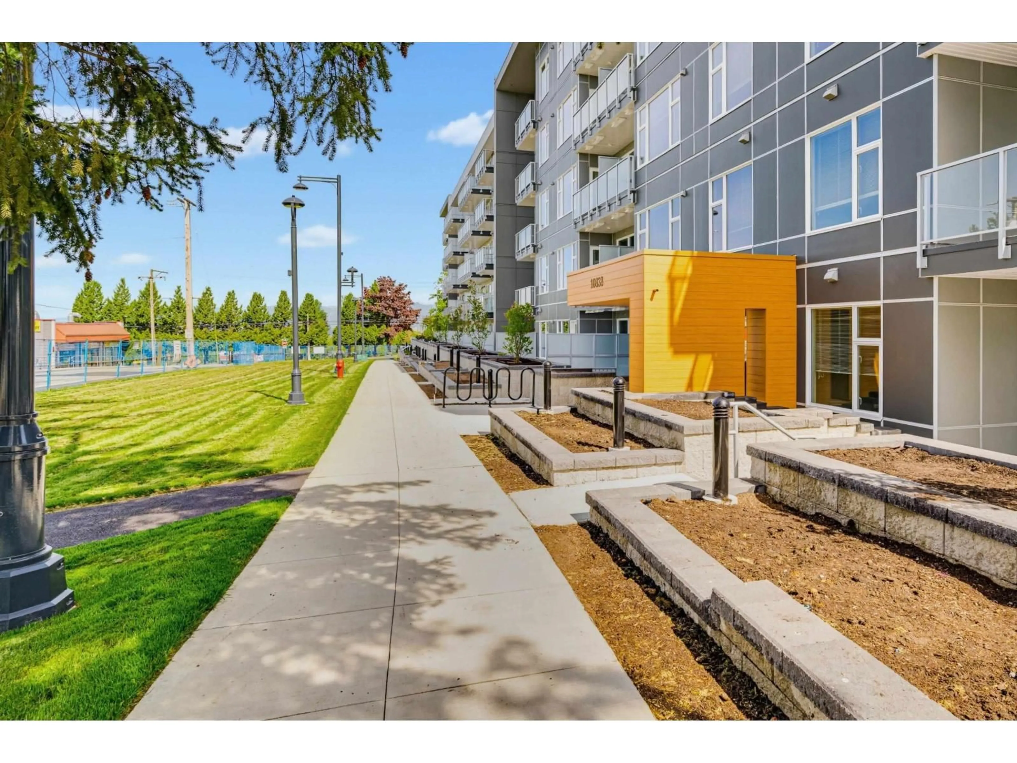 Patio, water/lake/river/ocean view for 509 - 10838 WHALLEY BOULEVARD, Surrey British Columbia V3R0G8