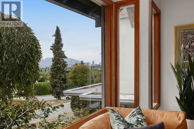 3524 16TH AVENUE, Vancouver 3