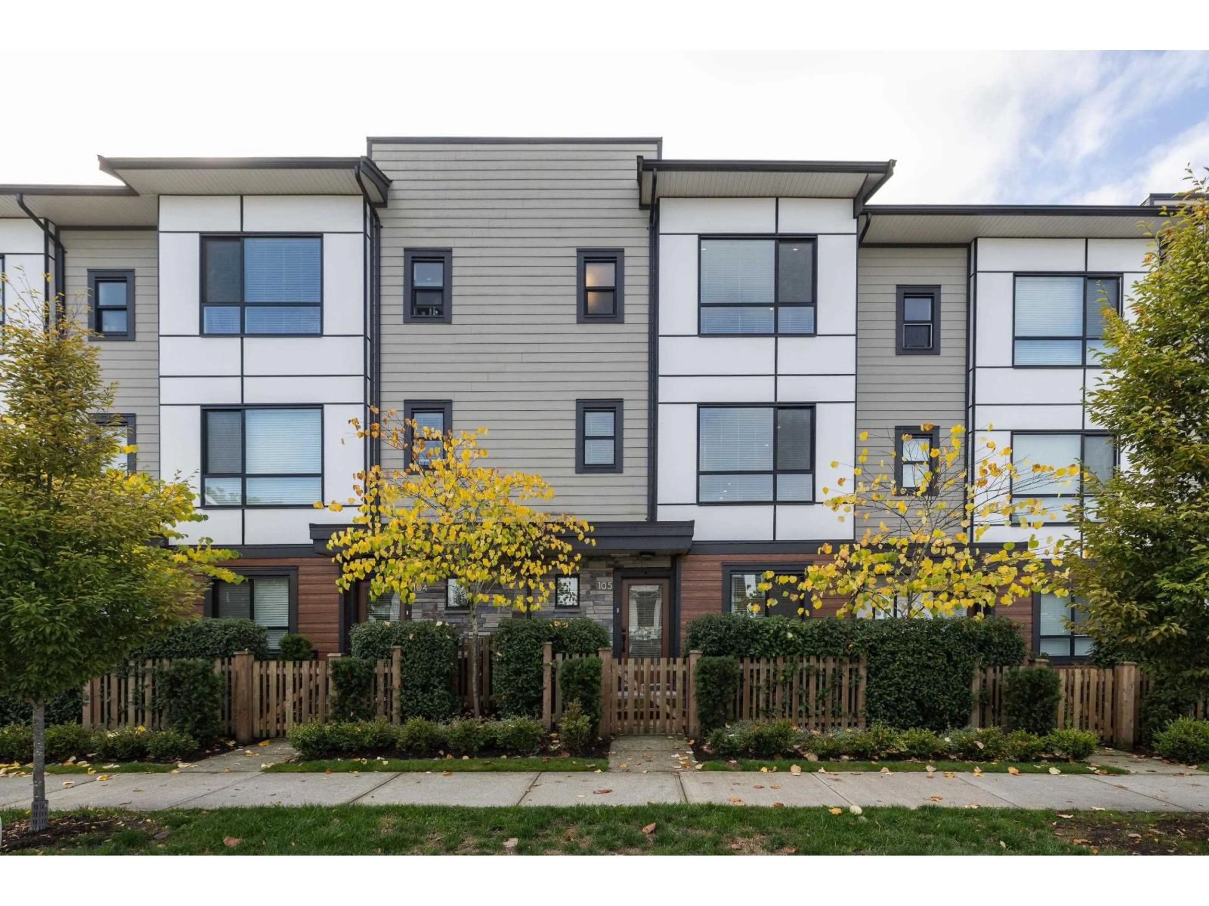 A pic from outside/outdoor area/front of a property/back of a property/a pic from drone, street for 105 - 20150 81 AVENUE, Langley British Columbia V2Y3L8