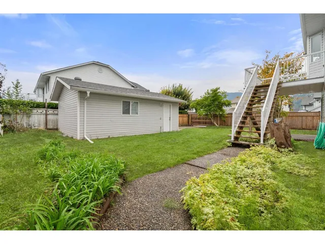 5964 CAMBRIDGE STREET, Chilliwack 5