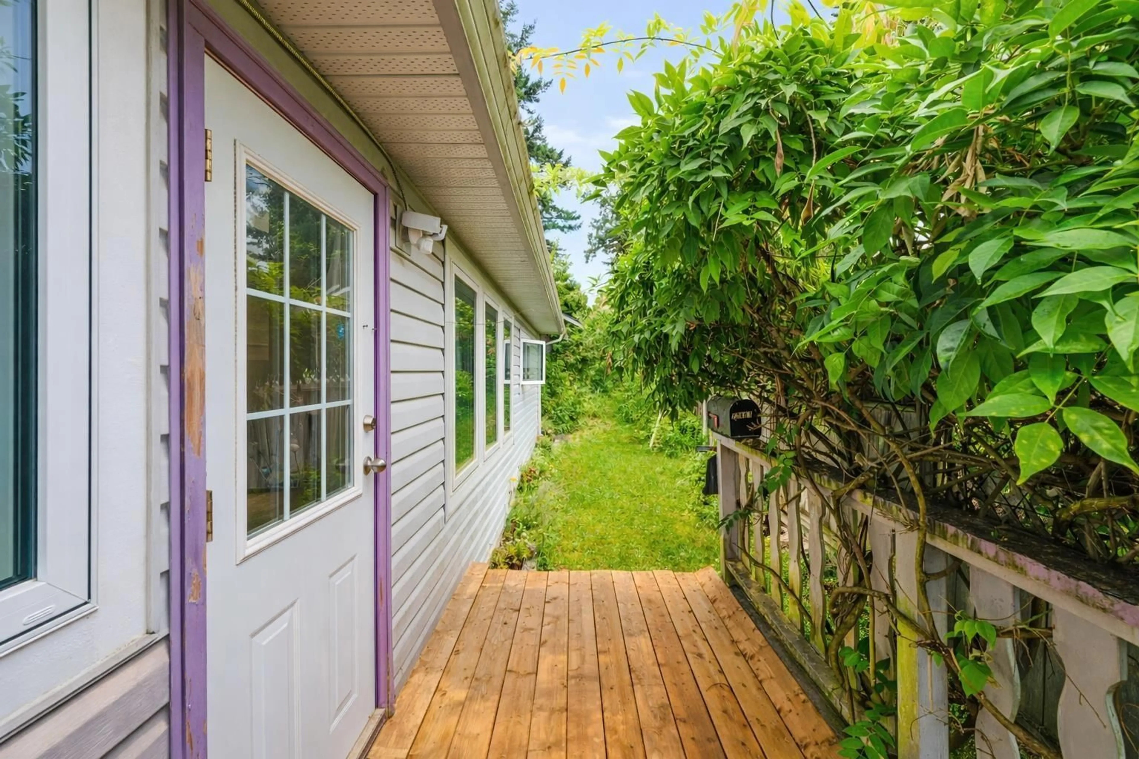 Patio, street for 32881 1ST AVENUE, Mission British Columbia V2V1E8