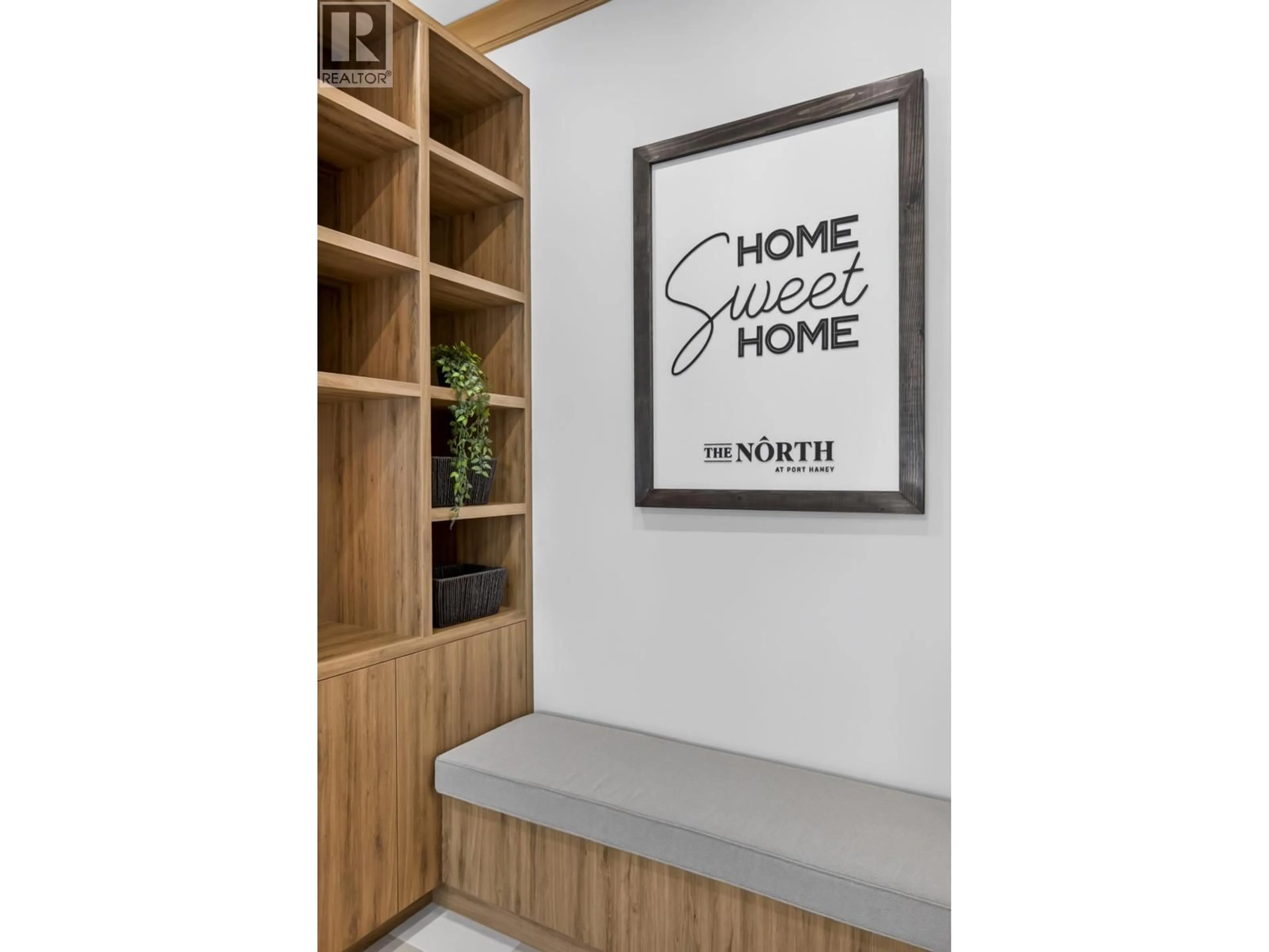Indoor entryway for 318 - 22348 NORTH AVENUE AVENUE, Maple Ridge British Columbia V2X6B2
