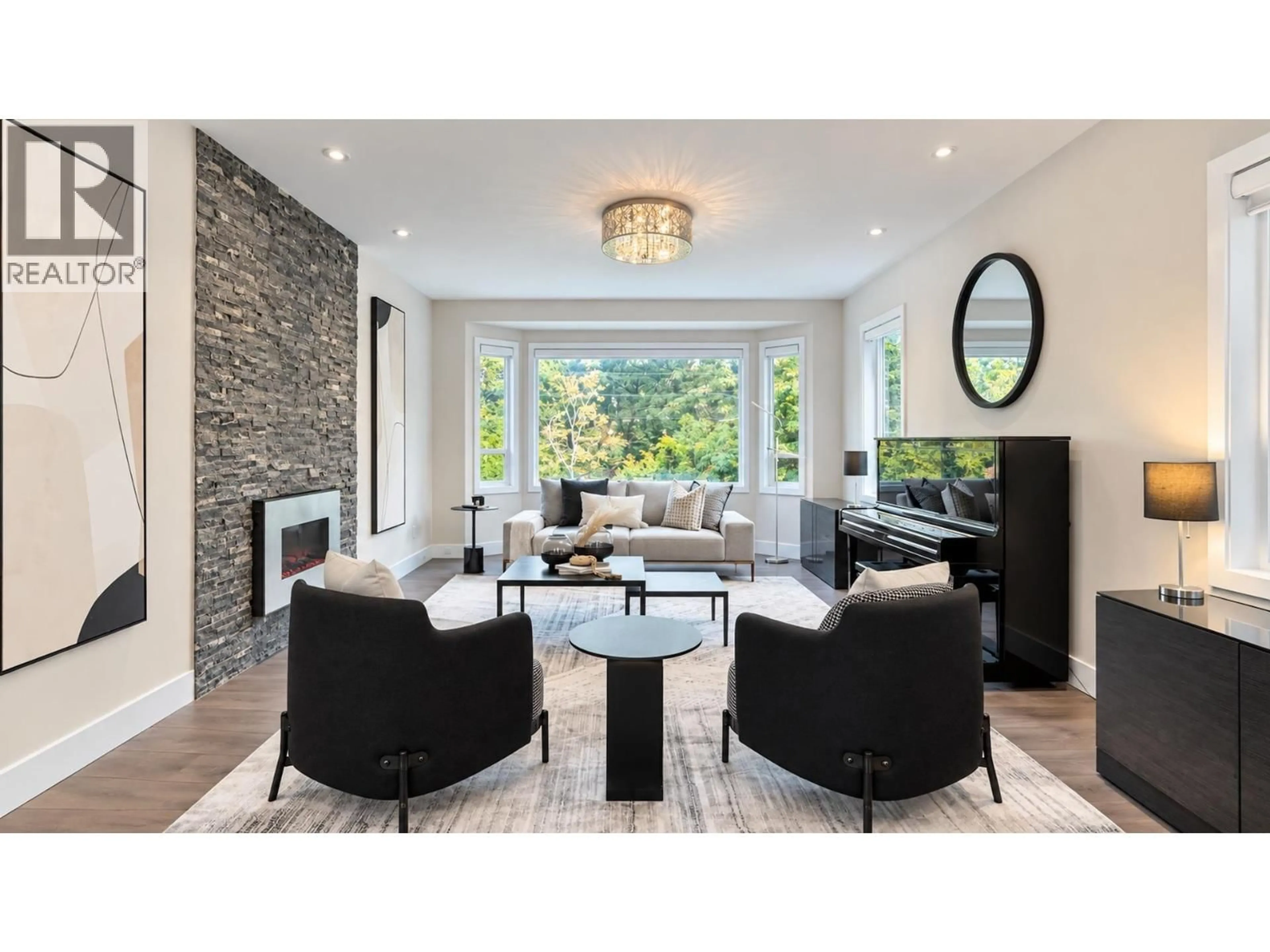 Living room with furniture, unknown for 4673 HARKEN DRIVE, Burnaby British Columbia V5G2M8