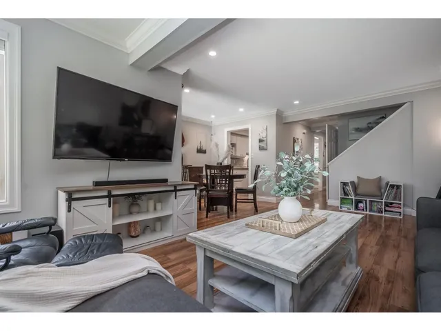 1873 LILAC DRIVE, Surrey 2