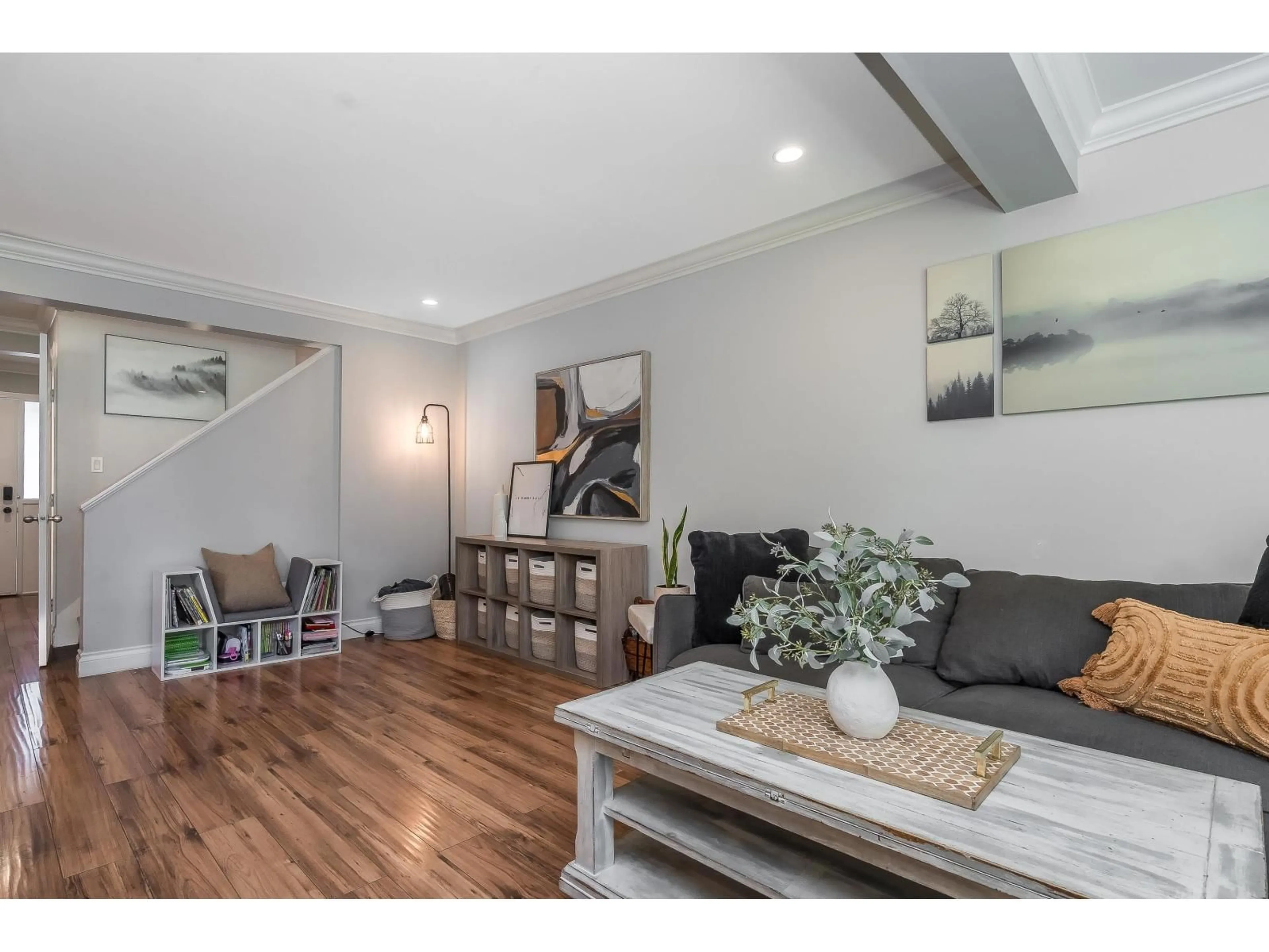 Living room with furniture, wood/laminate floor for 1873 LILAC DRIVE, Surrey British Columbia V4A6C7